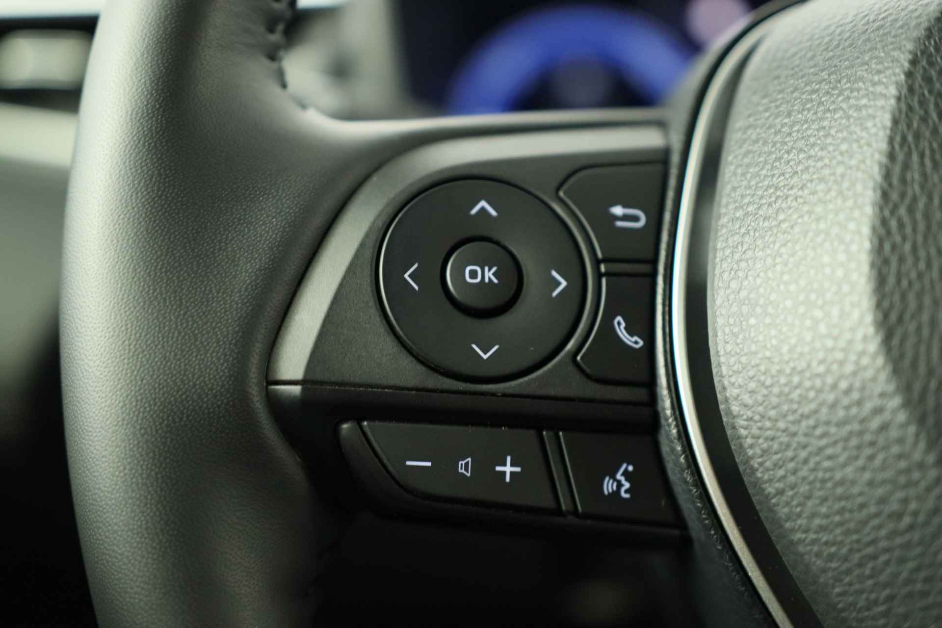 Toyota Corolla Cross Hybrid 140 Dynamic | LED | Clima | Stoel/Stuur Verwarming | Camera | Keyless | Cruise Adaptive | Navi By App | 18'' Lichtmetalen - 18/37