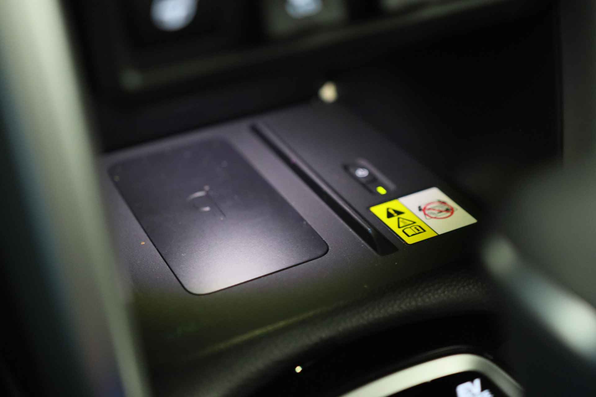 Toyota Corolla Cross Hybrid 140 Dynamic | LED | Clima | Stoel/Stuur Verwarming | Camera | Keyless | Cruise Adaptive | Navi By App | 18'' Lichtmetalen - 25/37