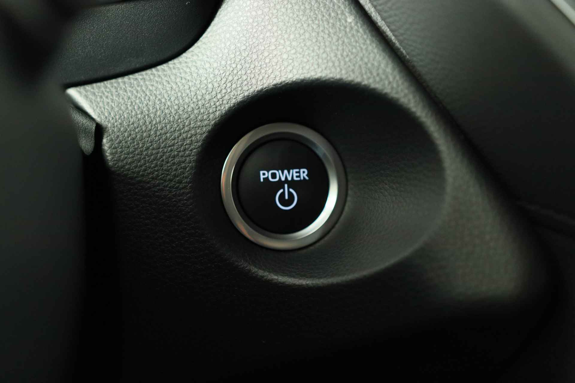 Toyota Corolla Cross Hybrid 140 Dynamic | LED | Clima | Stoel/Stuur Verwarming | Camera | Keyless | Cruise Adaptive | Navi By App | 18'' Lichtmetalen - 37/37