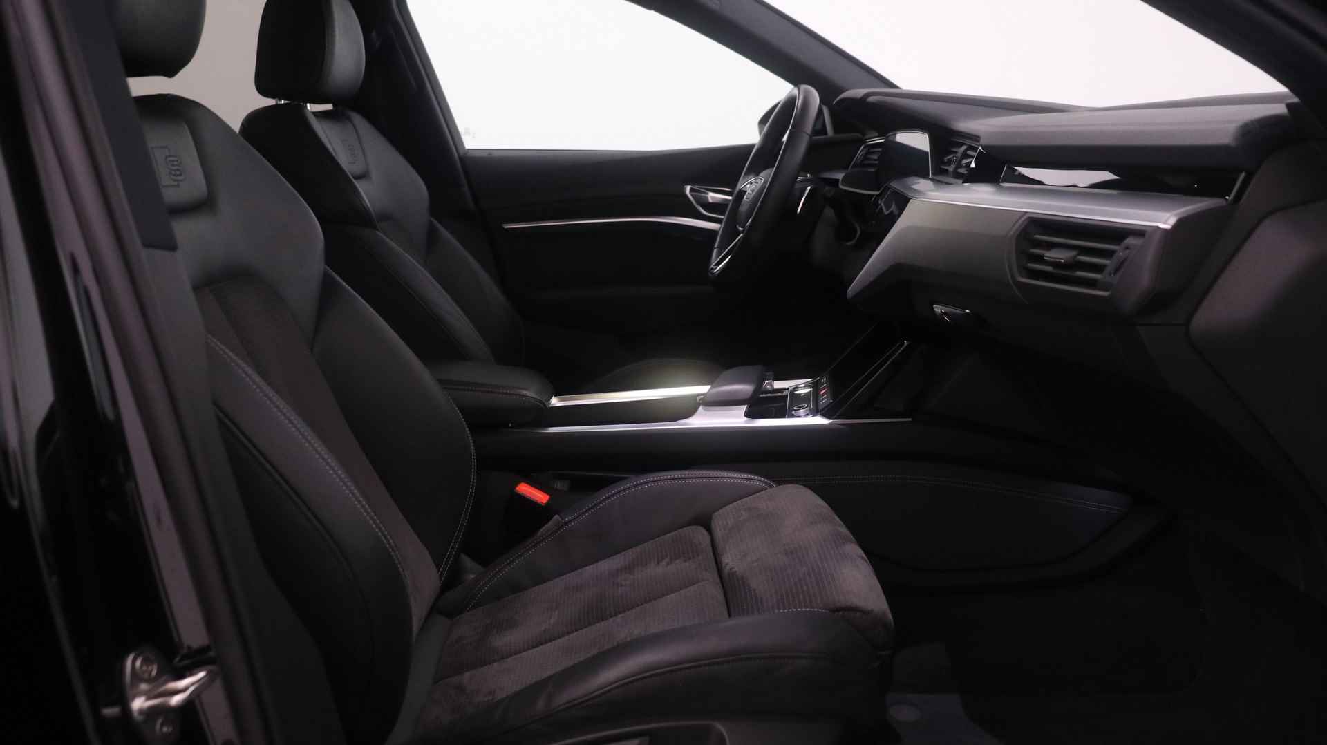Audi e-tron e-tron 55 Quattro 408pk | Panoramadak | Sportstoelen | 22" LMV | - 14/36