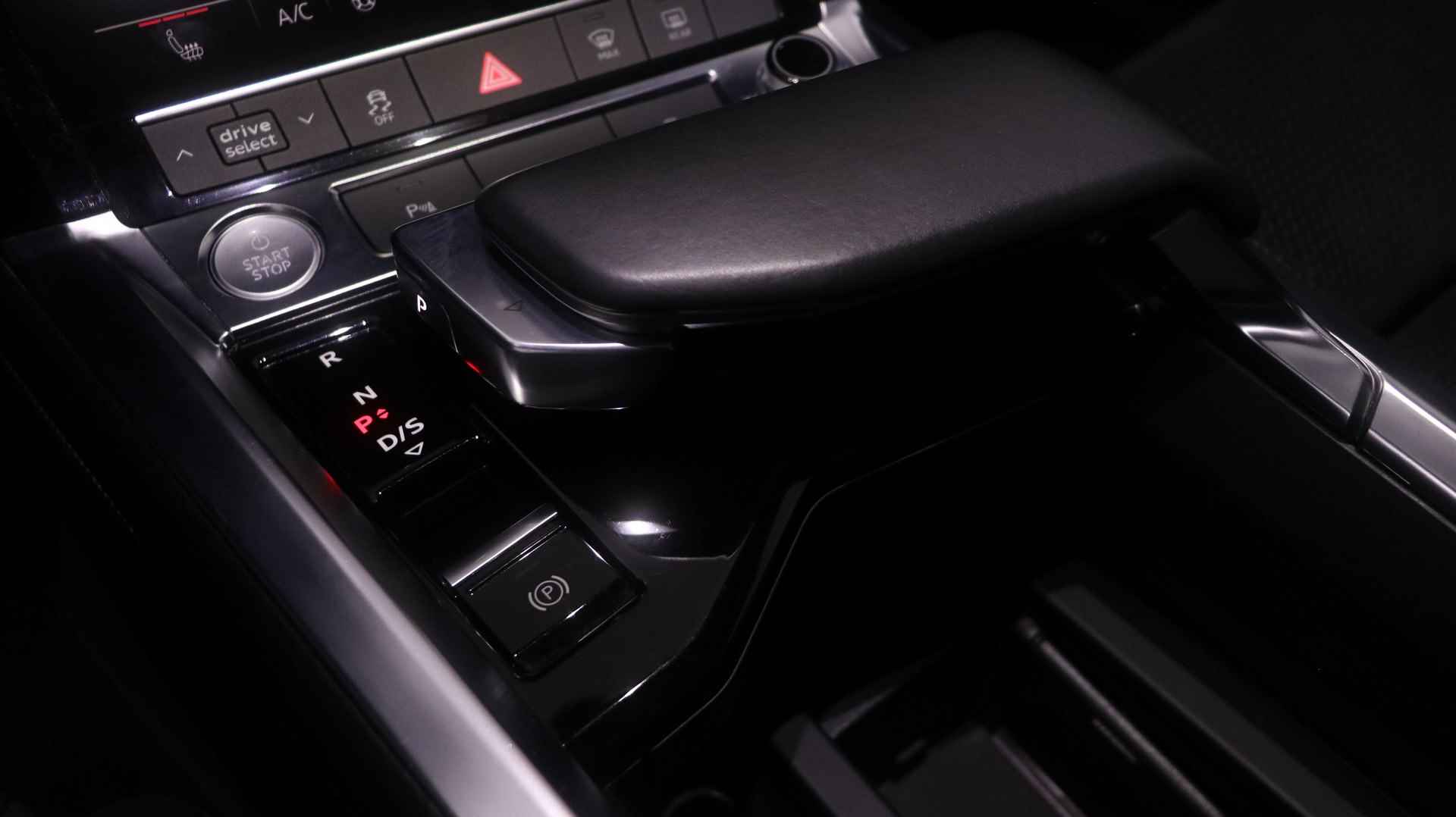 Audi e-tron e-tron 55 Quattro 408pk | Panoramadak | Sportstoelen | 22" LMV | - 30/36