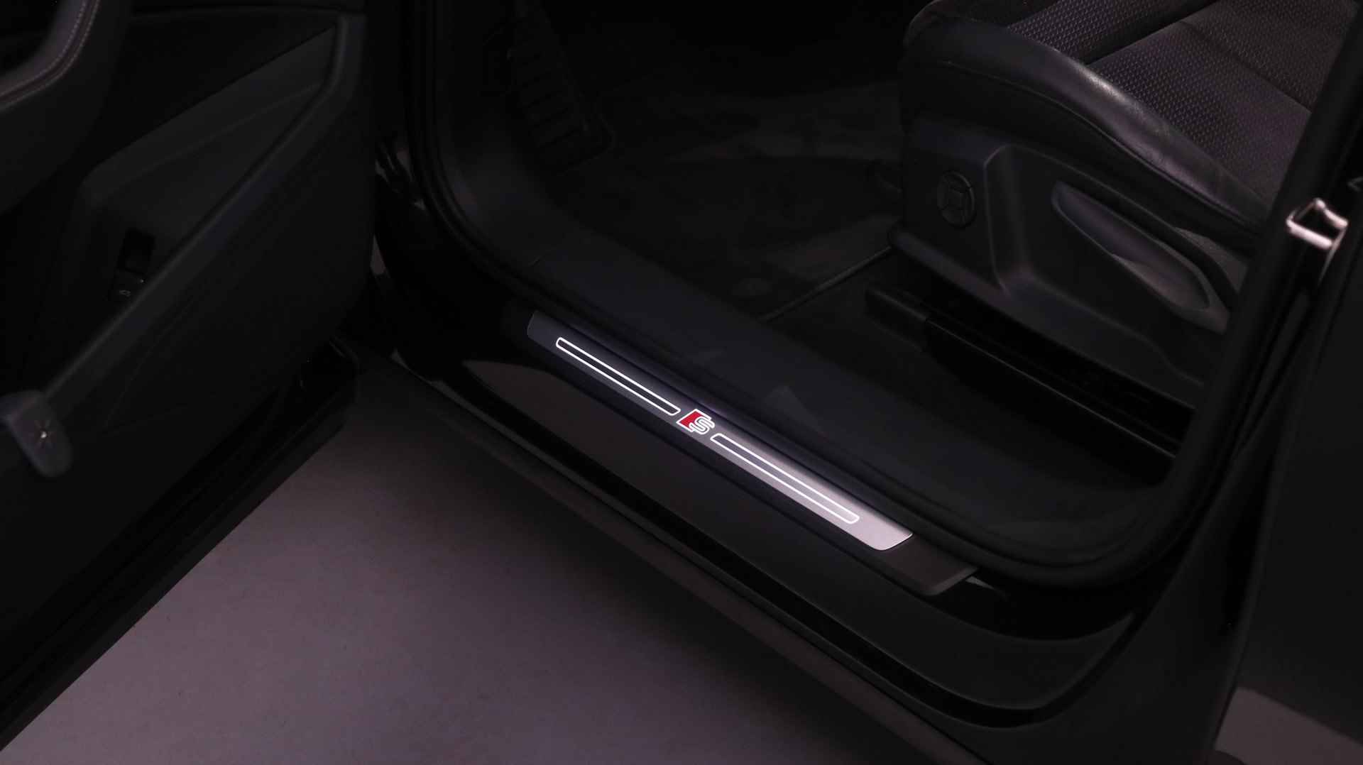 Audi e-tron e-tron 55 Quattro 408pk | Panoramadak | Sportstoelen | 22" LMV | - 33/36