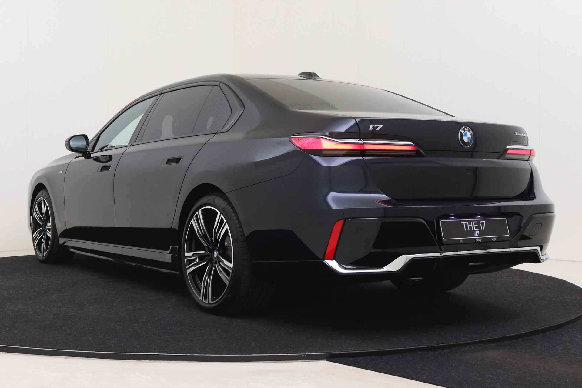 BMW i7 xDrive60 High Executive M Sport 106 kWh / Panoramadak Sky Lounge / Trekhaak / Parking Assistant Professional / Massagefunctie / Active Steering / Stoelventilatie - 16/78