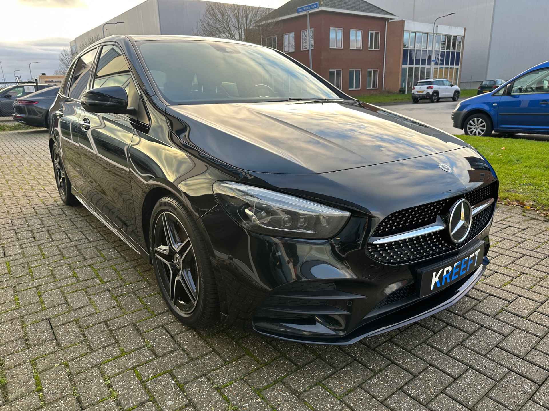 Mercedes-Benz B-Klasse 200 AMG Line Pano | Garantie | - 9/44