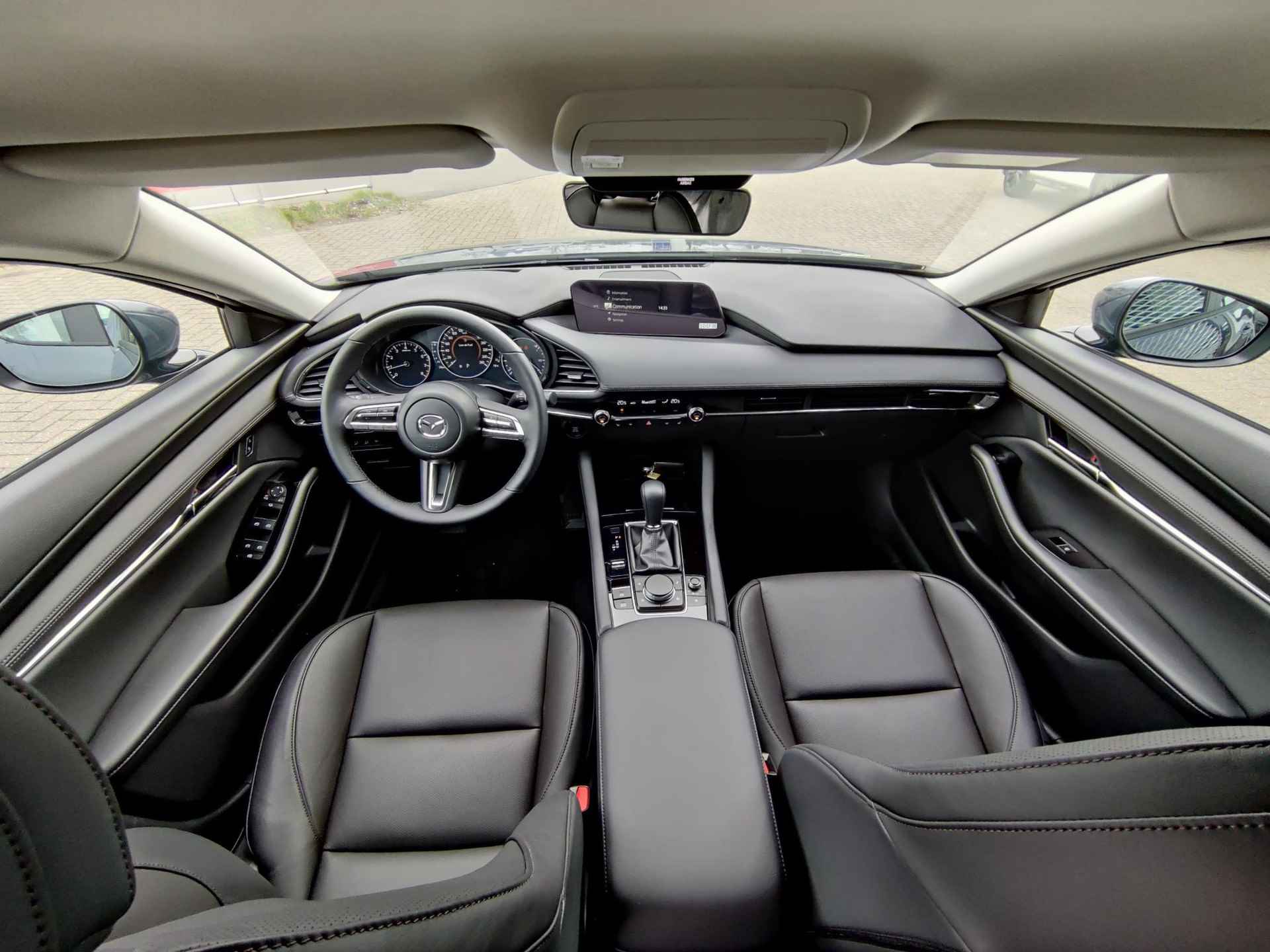 Mazda 3 2.0 E-SkyActiv-G 122 Comfort Automaat | 5.395 EURO KORTING! | LEER PAKKET | 6 JAAR GARANTIE! | - 17/31