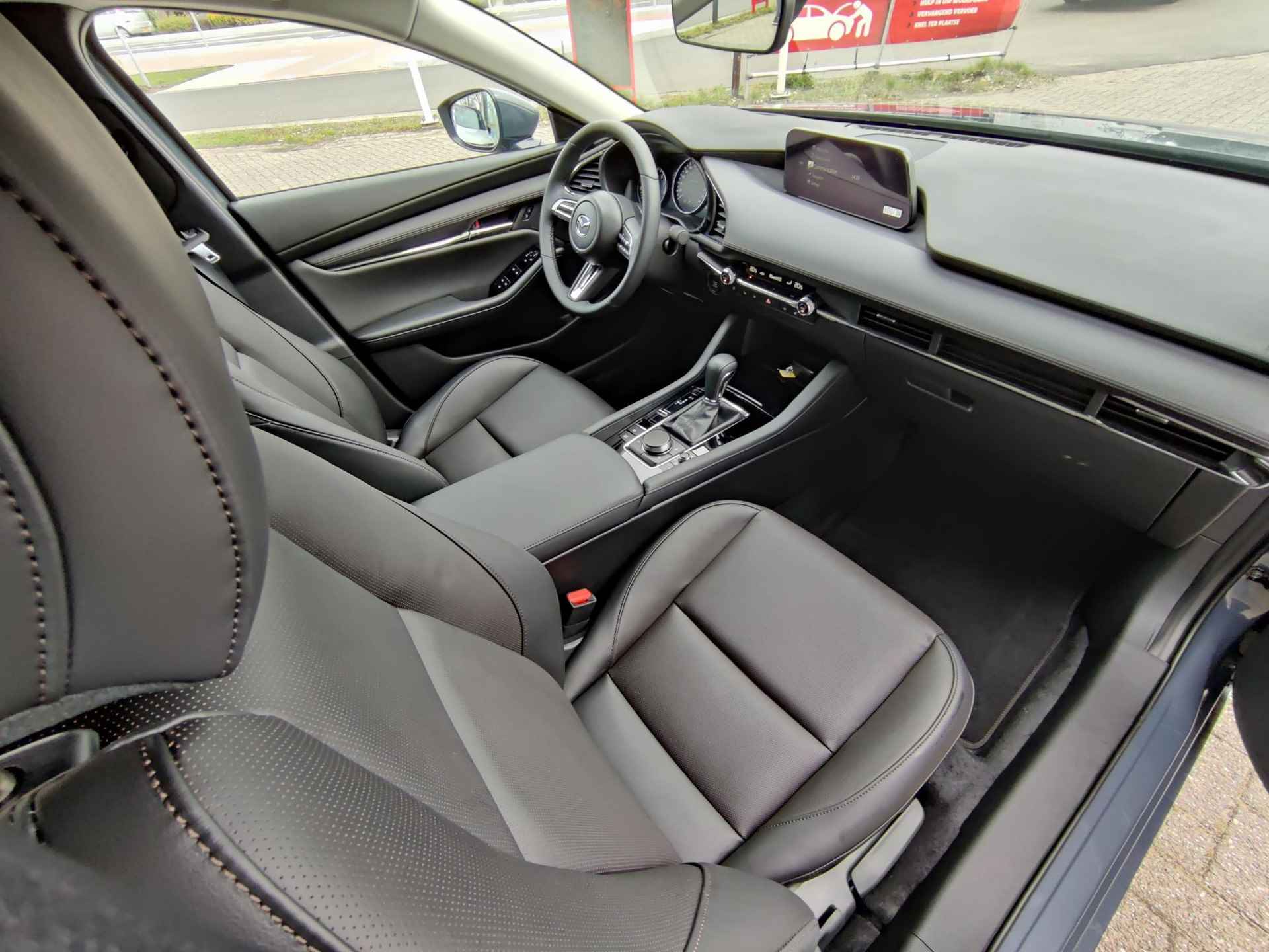 Mazda 3 2.0 E-SkyActiv-G 122 Comfort Automaat | 5.395 EURO KORTING! | LEER PAKKET | 6 JAAR GARANTIE! | - 19/31