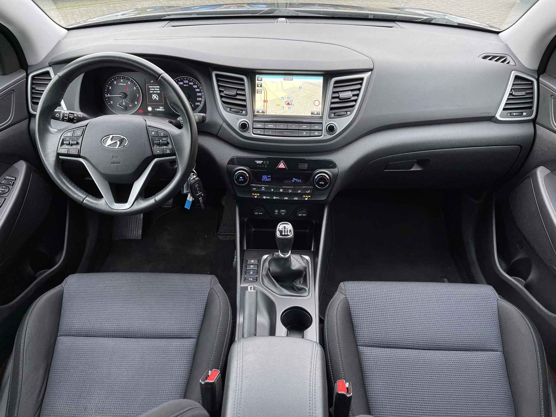 Hyundai Tucson 1.6 GDi Comfort | Trekhaak | Navigatie | Camera | Stoelverwarming | Cruise & Climate Control | 19'' Velgen | Rijklaarprijs! - 13/27