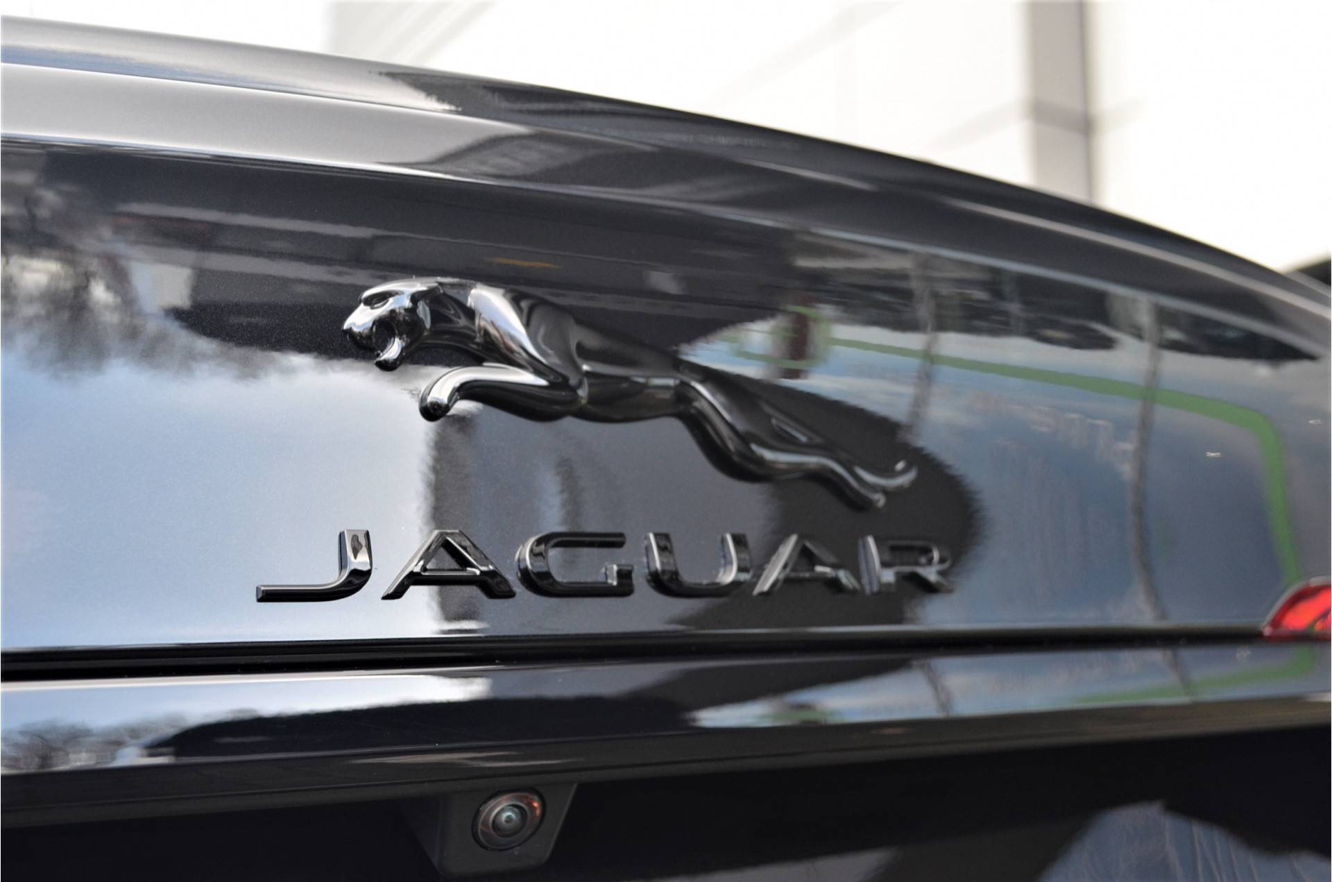 Jaguar XF 2.0 P250 SE | Adaptive cruise control | Panoramadak met schuif-/ kanteldeel | Cold Climate Pack | Draadloze telefoonlader | - 15/43