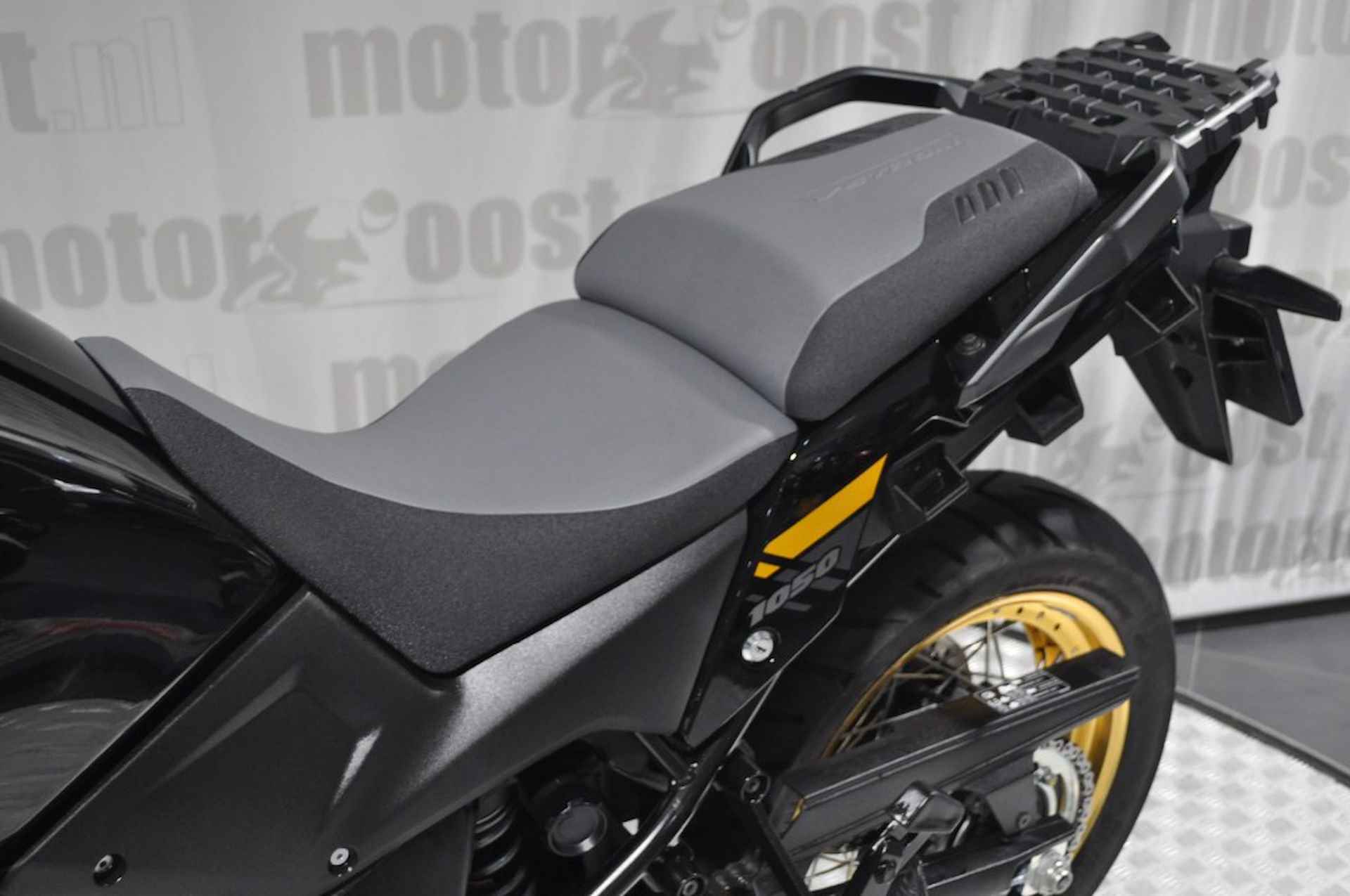 SUZUKI Dl 1050 Xt V-STROM - 8/23