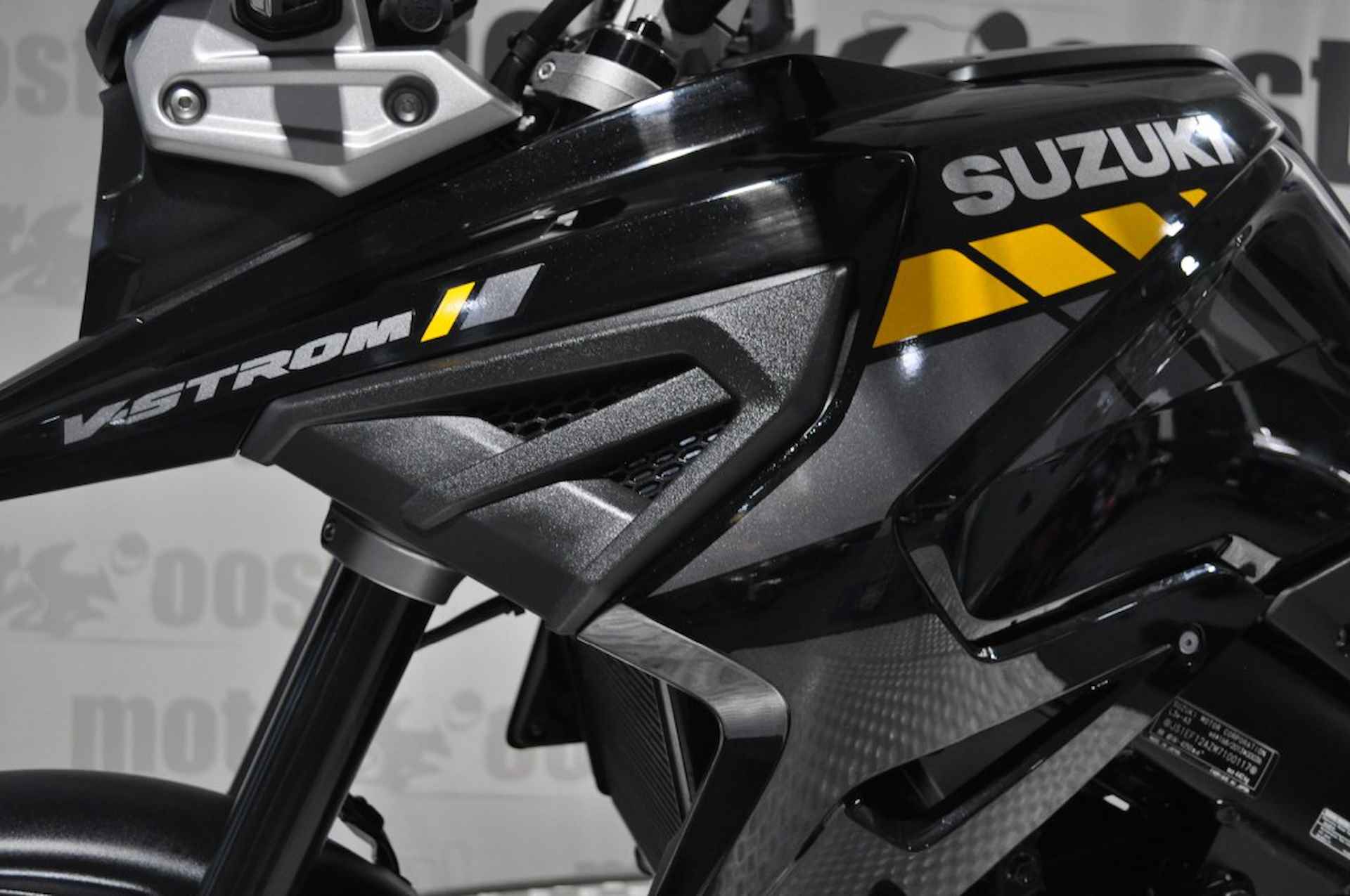 SUZUKI Dl 1050 Xt V-STROM - 21/23