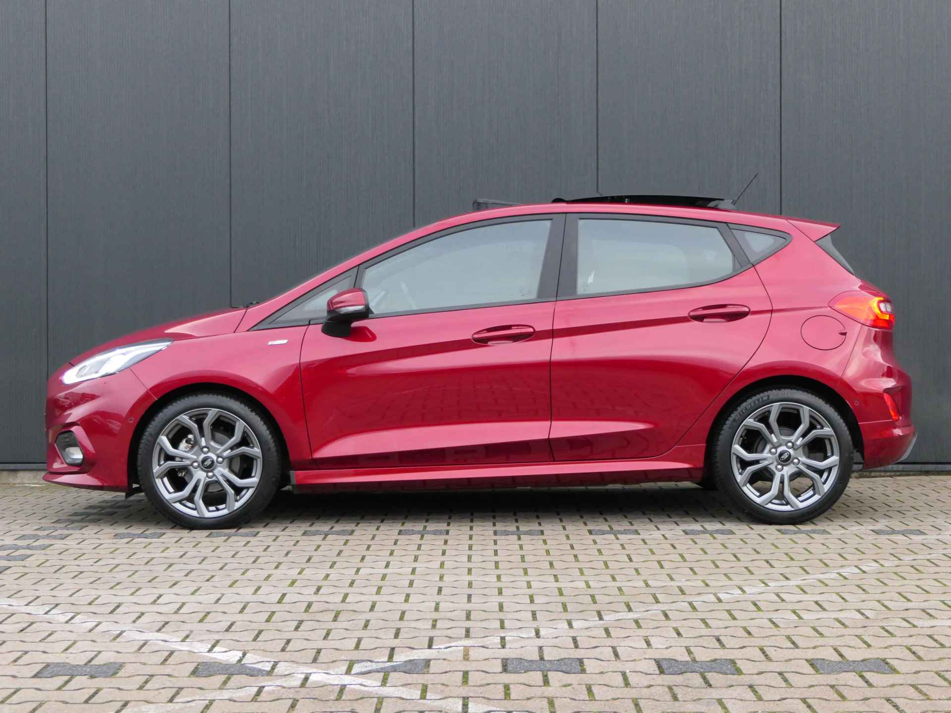 Ford Fiesta 1.0 EcoBoost ST-Line X | Adaptive cruise control | Airco | Winter pack | Camera achter | Schuif- kanteldak | B&O speakers | Appl - 3/36