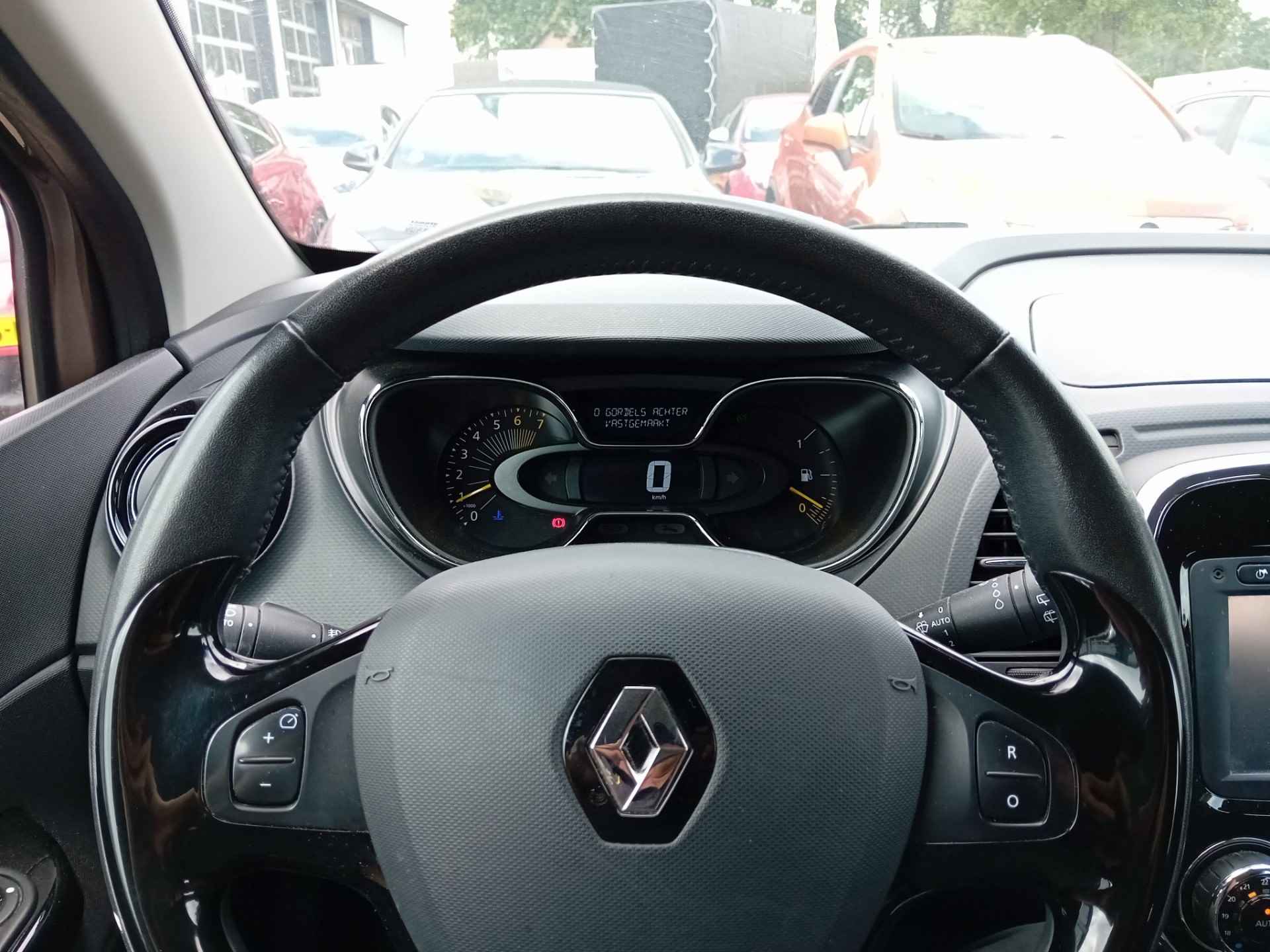 Renault Captur 0.9 TCe Helly Hansen - Navigatie - Pdc - 10/14