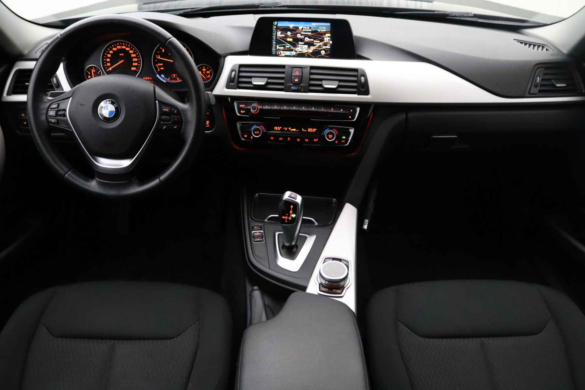 BMW 3 Serie 318i Executive | Climate control | LED koplampen | Cruise control | Parkeersensoren | Navigatie - 3/29