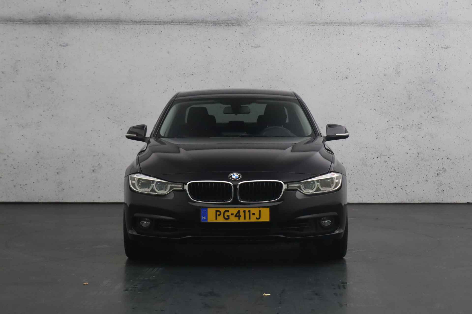 BMW 3 Serie 318i Executive | Climate control | LED koplampen | Cruise control | Parkeersensoren | Navigatie - 9/29