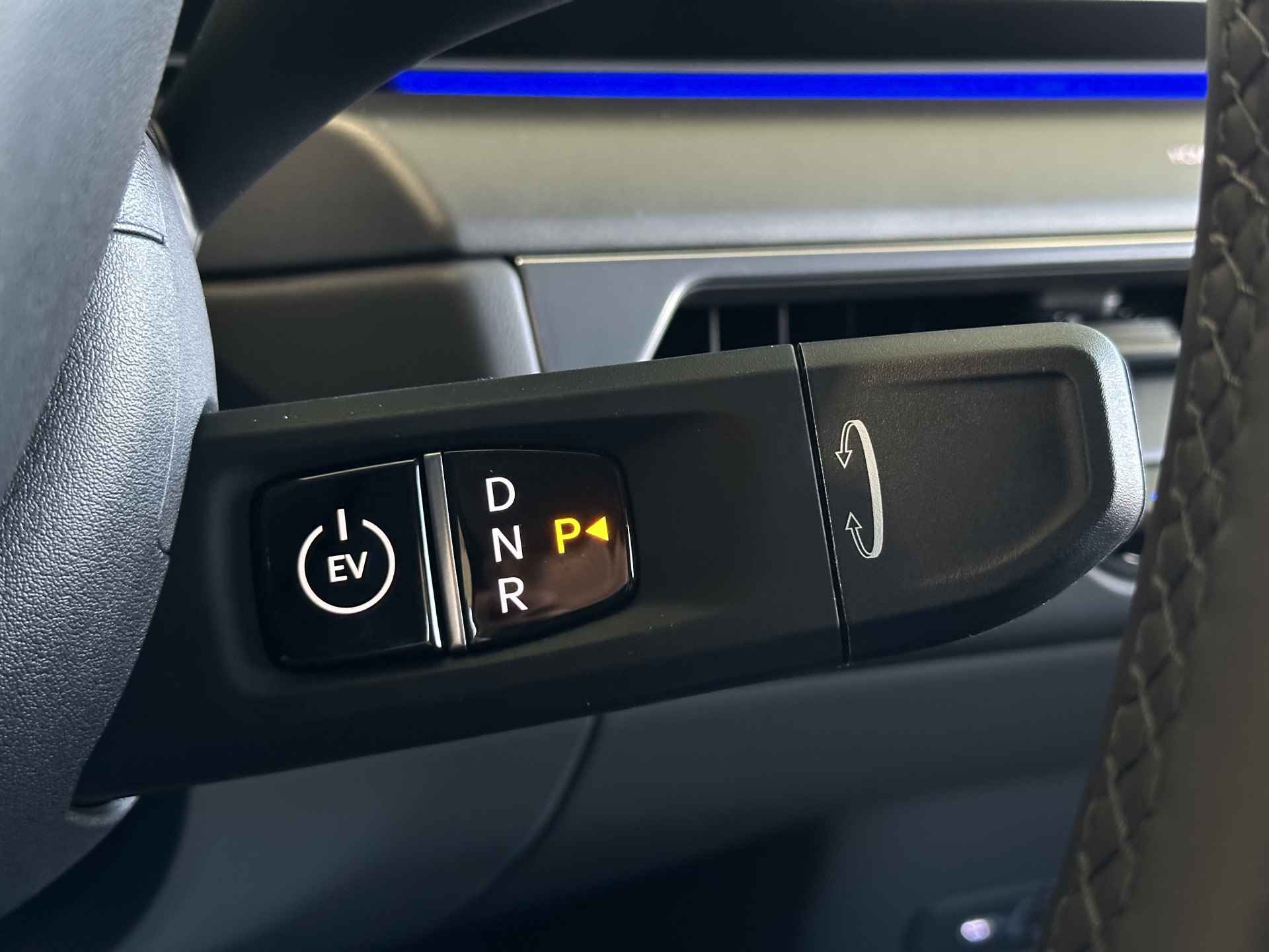 Kia EV9 Launch Edition 100 kWh - Exclusief Velgen - Head-up Display - Navigatie - Climate Control - Adaptief Cruise Control - Stoel/Stuur Verwarming - Stoel Verkoeling - Fabrieksgarantie Tot 2030 - 45/59