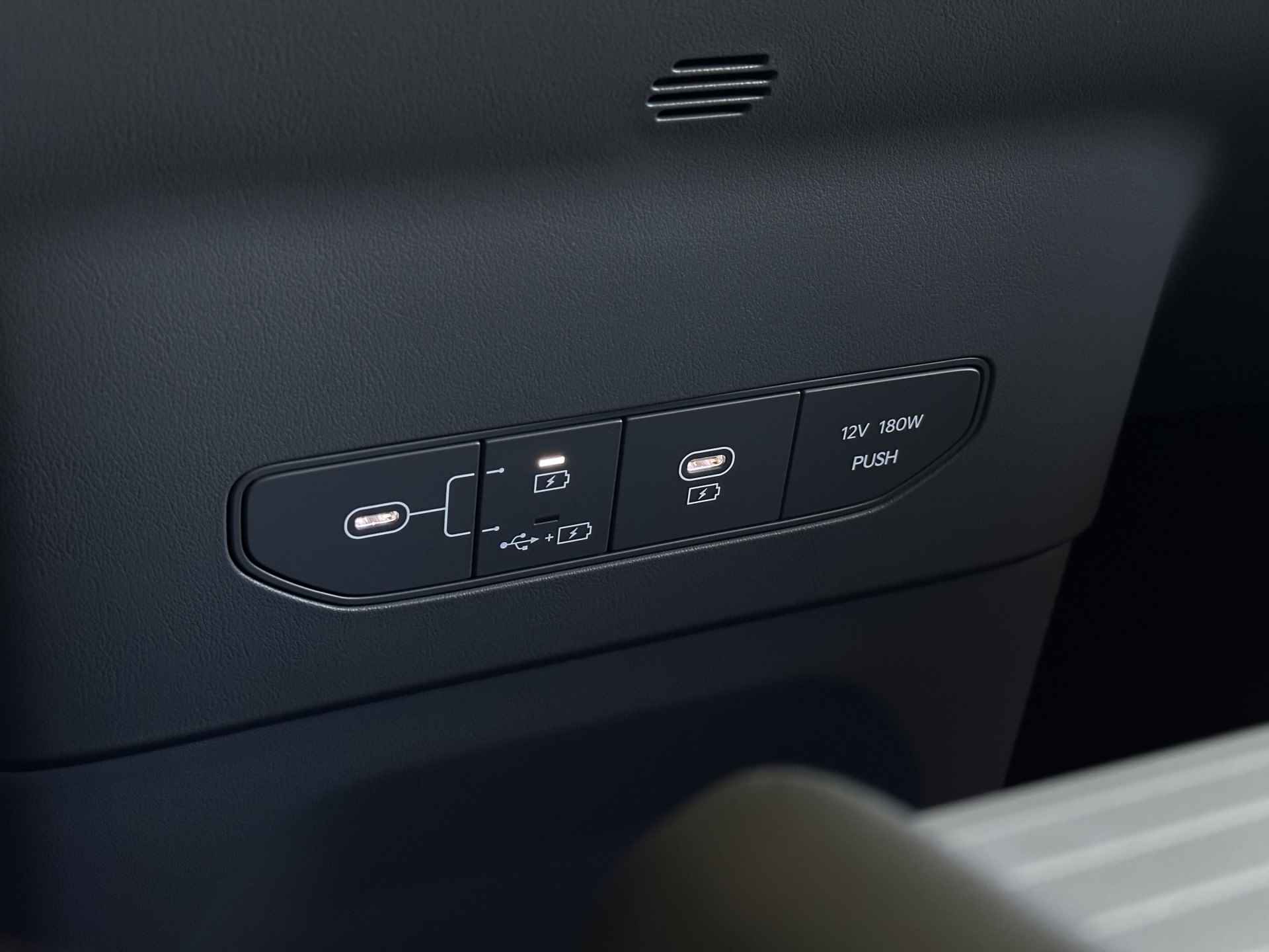 Kia EV9 Launch Edition 100 kWh - Exclusief Velgen - Head-up Display - Navigatie - Climate Control - Adaptief Cruise Control - Stoel/Stuur Verwarming - Stoel Verkoeling - Fabrieksgarantie Tot 2030 - 46/59