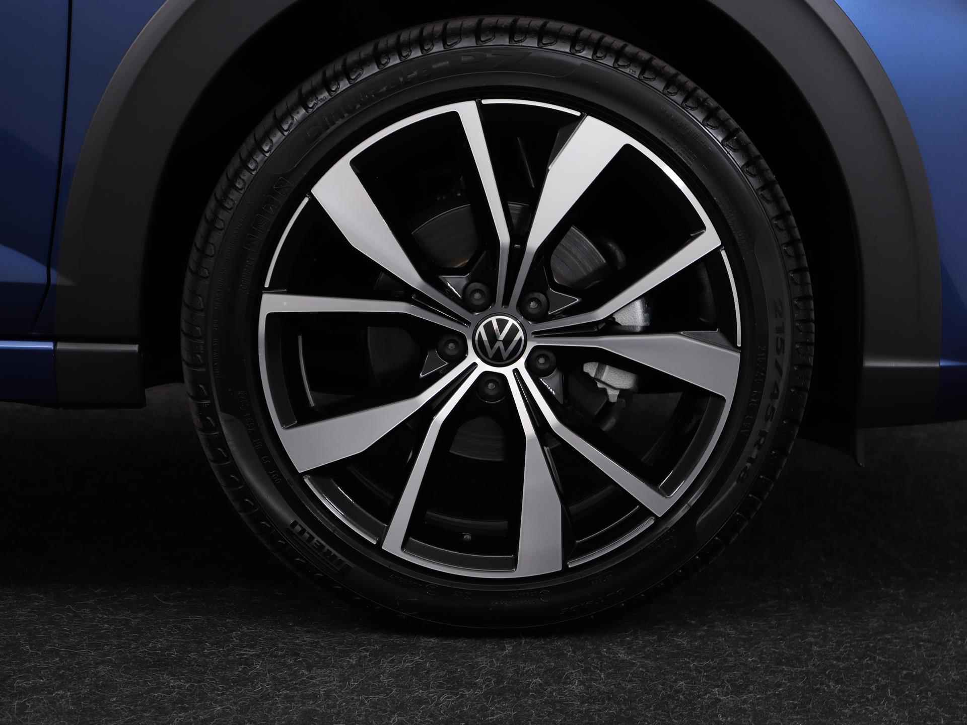 Volkswagen Taigo 1.5 TSI 150PK R-Line Business DSG | Pano.Dak | IQ.Light | Camera | Keyless | Navi | PDC | Virtual Display | 18" LM 'Misano' | Stoelverwarming | Getint Glas | - 15/57