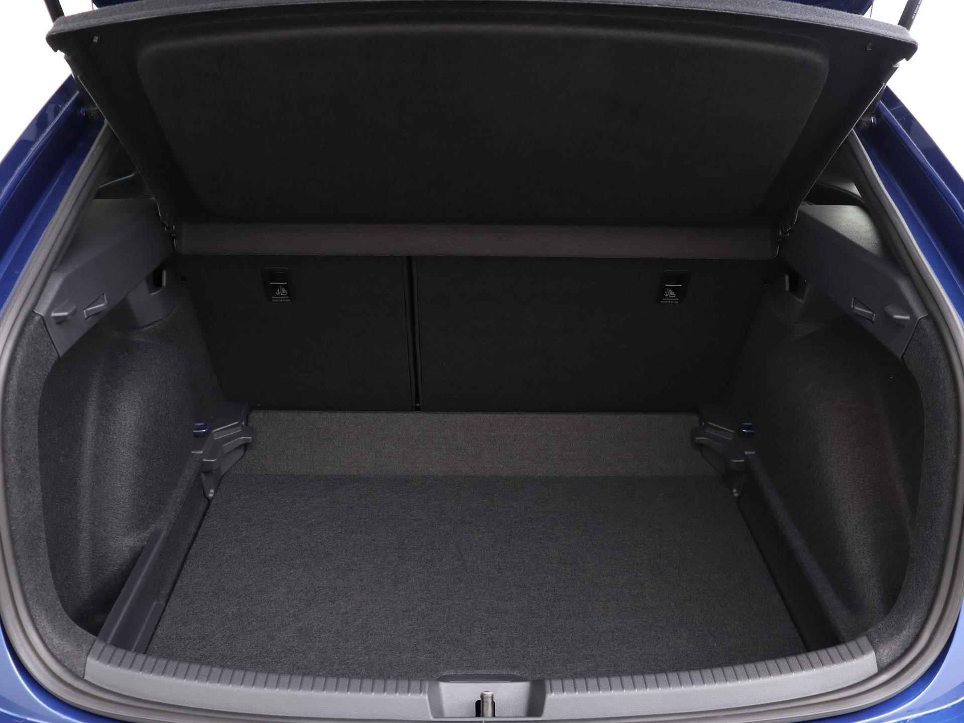 Volkswagen Taigo 1.5 TSI 150PK R-Line Business DSG | Pano.Dak | IQ.Light | Camera | Keyless | Navi | PDC | Virtual Display | 18" LM 'Misano' | Stoelverwarming | Getint Glas | - 18/57