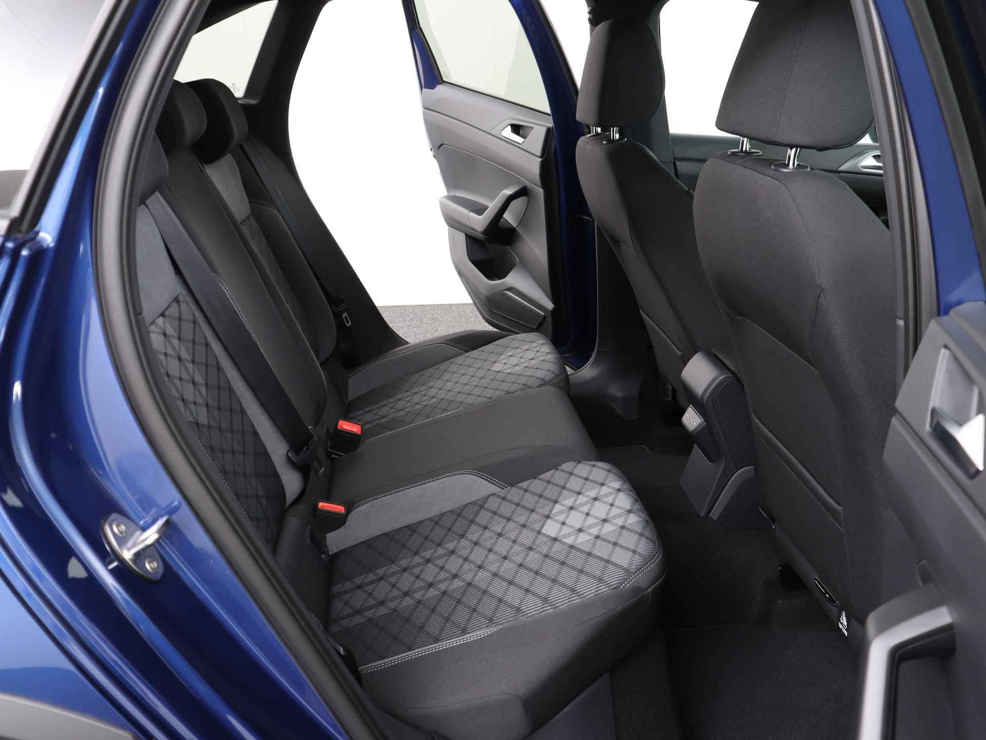 Volkswagen Taigo 1.5 TSI 150PK R-Line Business DSG | Pano.Dak | IQ.Light | Camera | Keyless | Navi | PDC | Virtual Display | 18" LM 'Misano' | Stoelverwarming | Getint Glas | - 20/57