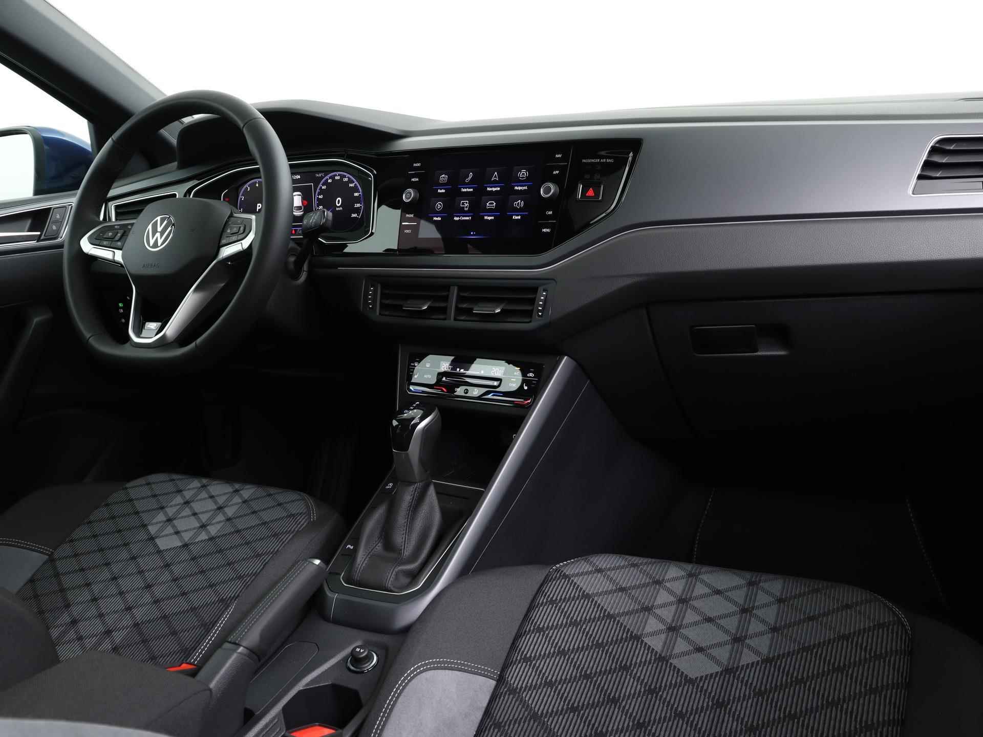 Volkswagen Taigo 1.5 TSI 150PK R-Line Business DSG | Pano.Dak | IQ.Light | Camera | Keyless | Navi | PDC | Virtual Display | 18" LM 'Misano' | Stoelverwarming | Getint Glas | - 27/57