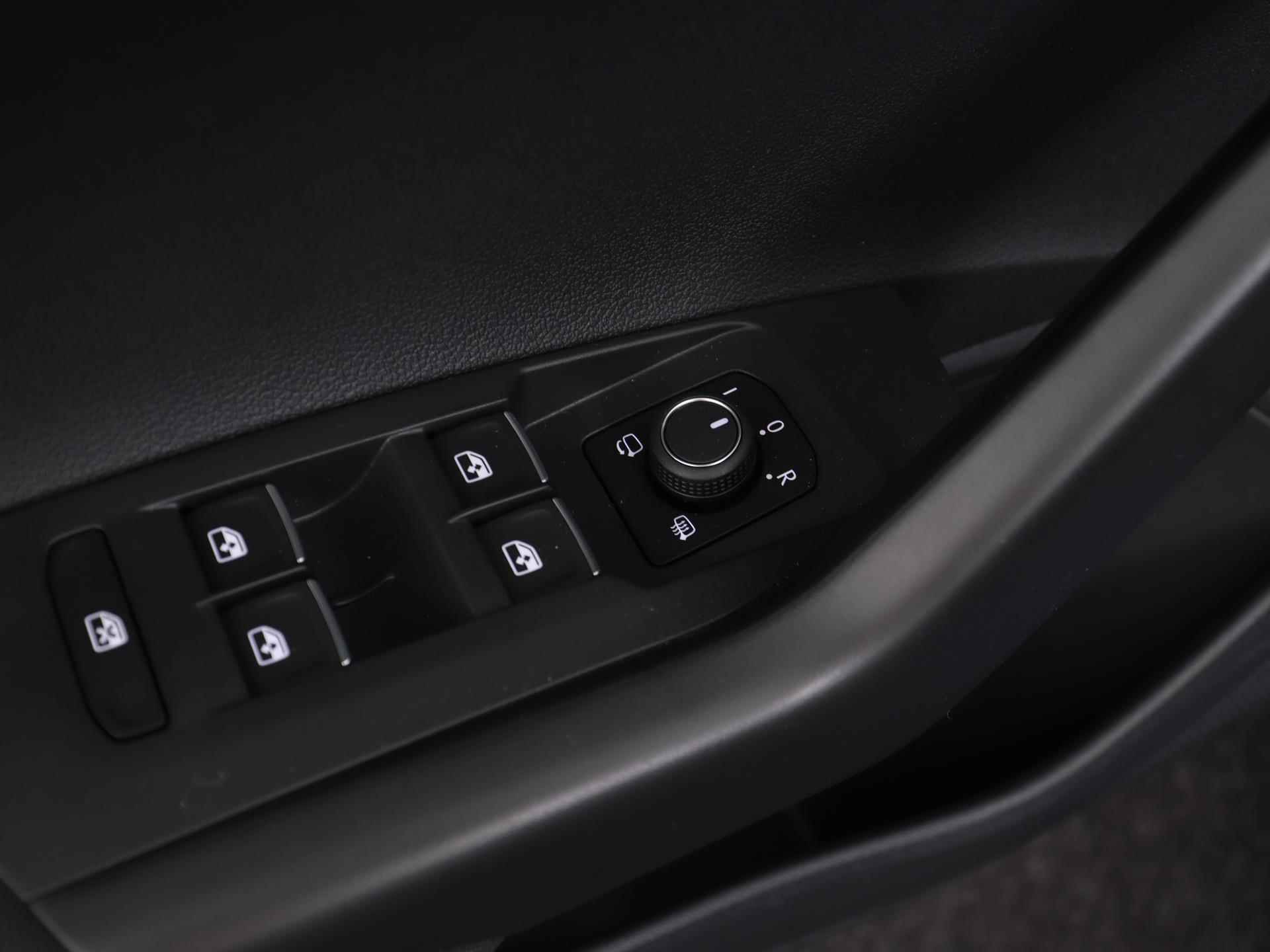 Volkswagen Taigo 1.5 TSI 150PK R-Line Business DSG | Pano.Dak | IQ.Light | Camera | Keyless | Navi | PDC | Virtual Display | 18" LM 'Misano' | Stoelverwarming | Getint Glas | - 31/57