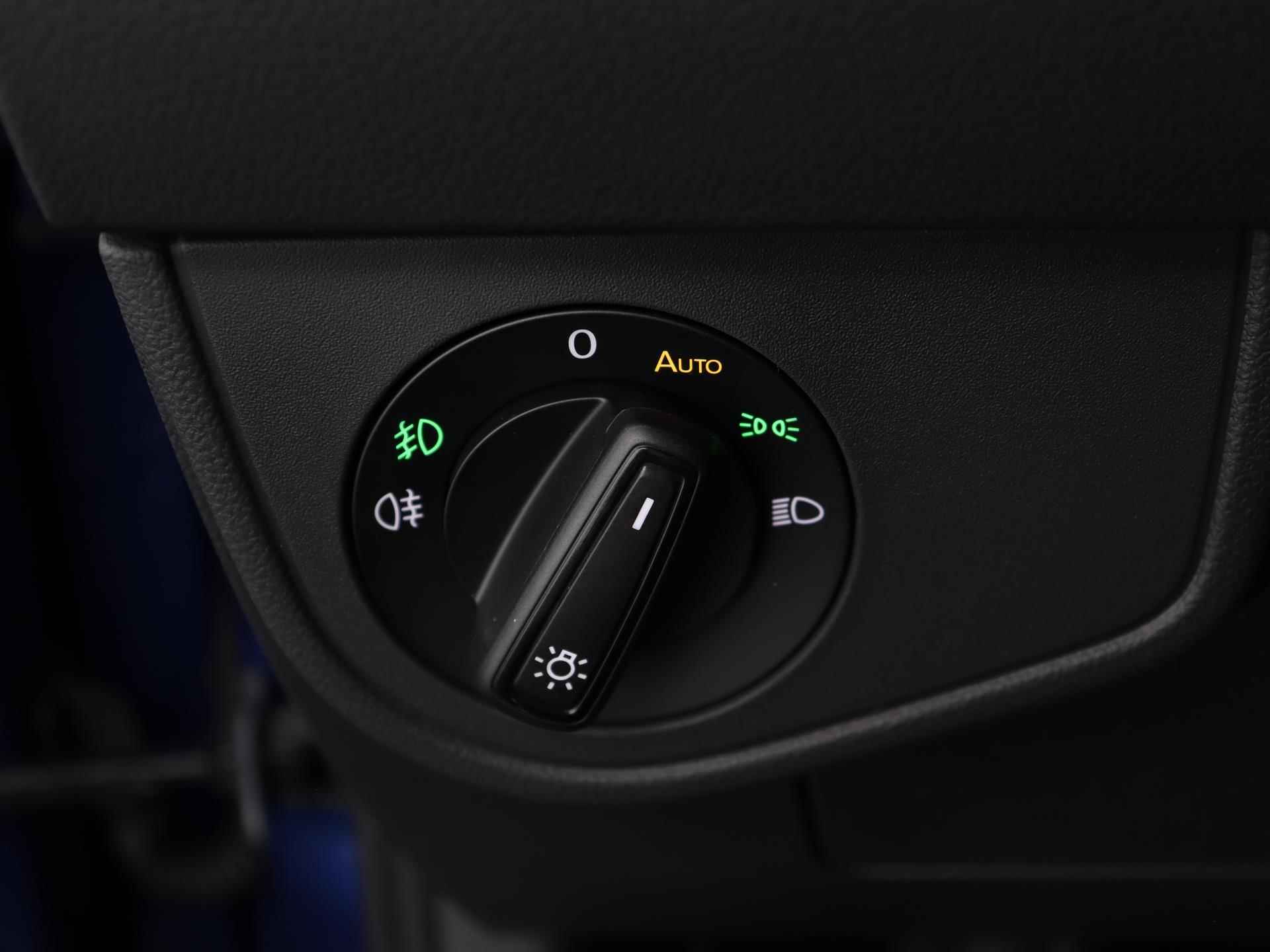 Volkswagen Taigo 1.5 TSI 150PK R-Line Business DSG | Pano.Dak | IQ.Light | Camera | Keyless | Navi | PDC | Virtual Display | 18" LM 'Misano' | Stoelverwarming | Getint Glas | - 32/57
