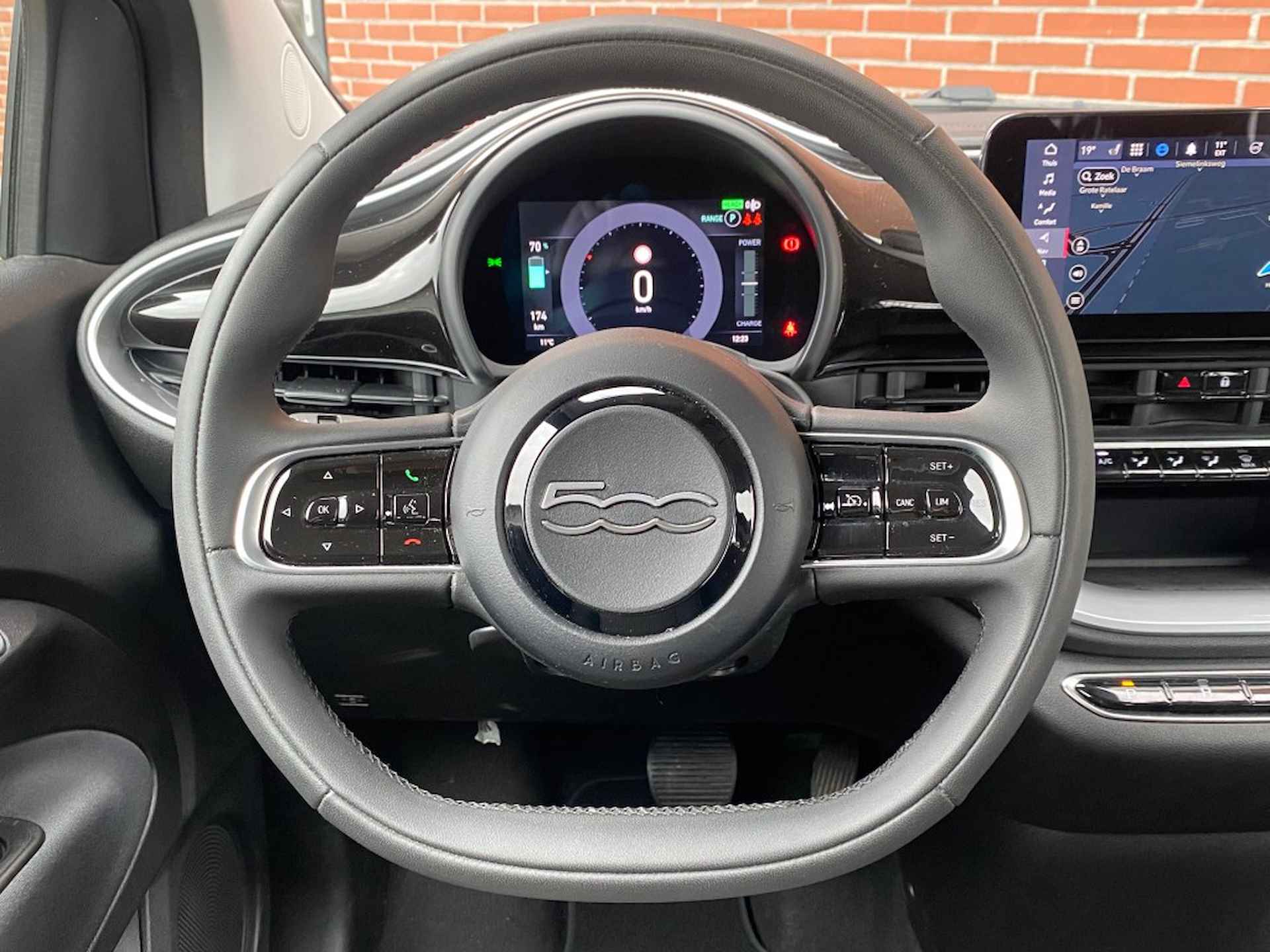 FIAT 500e ICON 42 KWH STOELVW COMFORT NAV CRUISE CARPLAY LMV - 8/23