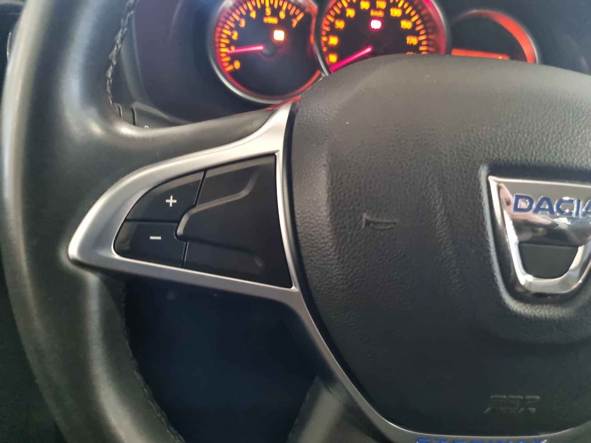 Dacia Sandero 0.9 TCe Tech Road * Trekhaak * Achteruit camera * Apple carplay / Android auto * Navi * - 14/26