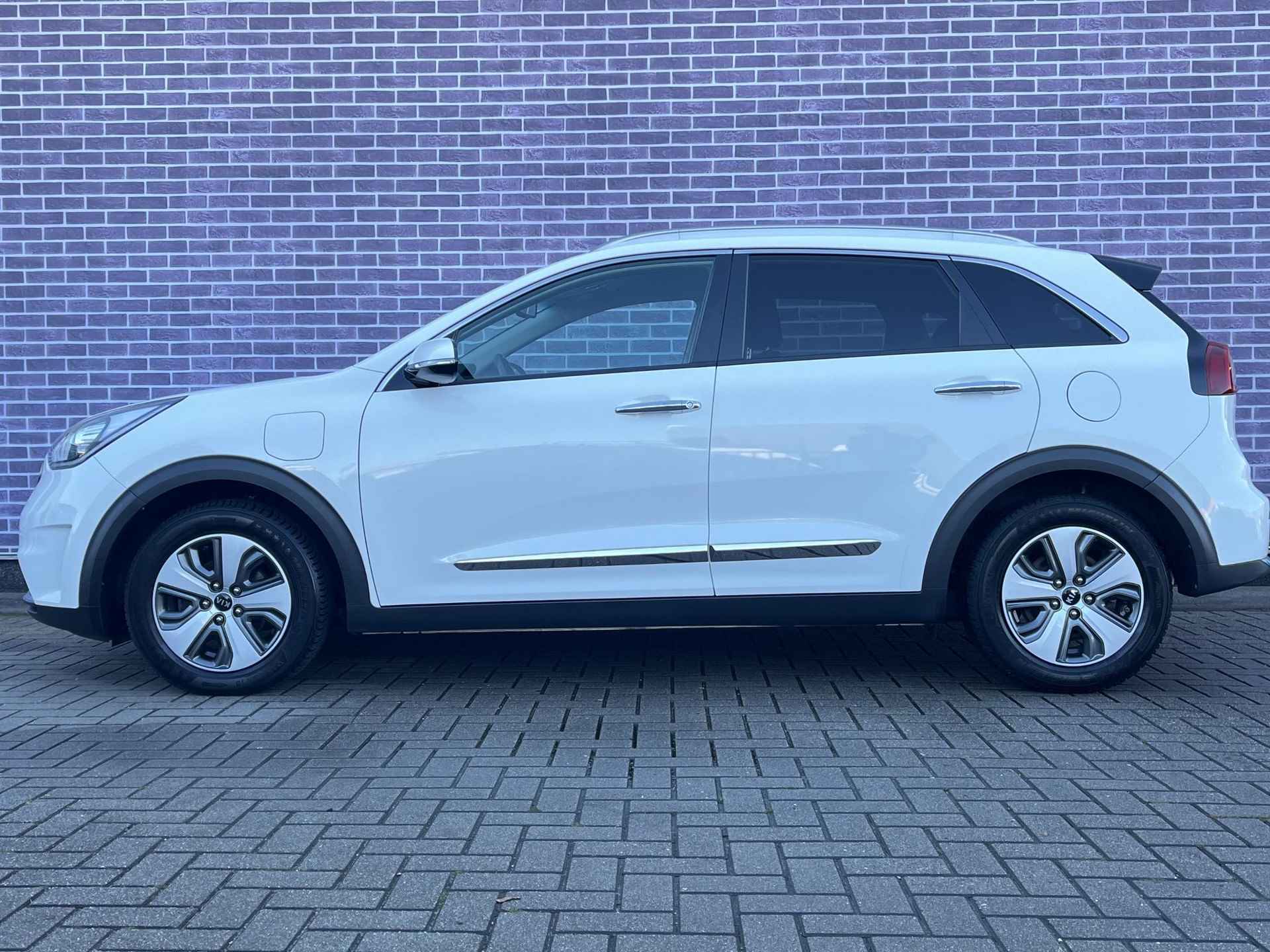 Kia Niro 1.6 GDi PHEV DynamicLine Plug in Hybride| Navigatie | PDC + camera | Adaptieve cruise control | Half leder | Stoelverwarming - 4/31