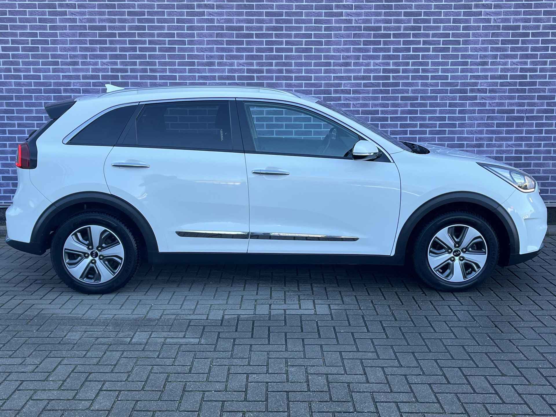 Kia Niro 1.6 GDi PHEV DynamicLine Plug in Hybride| Navigatie | PDC + camera | Adaptieve cruise control | Half leder | Stoelverwarming - 15/31