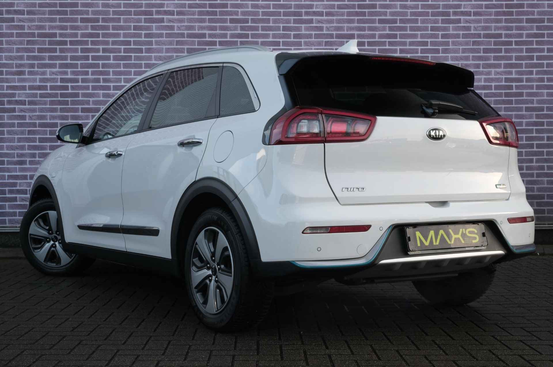 Kia Niro 1.6 GDi PHEV DynamicLine | Plug in Hybride| Navigatie | PDC + camera | Adaptieve cruise control | Half leder | Stoelverwarming - 17/37