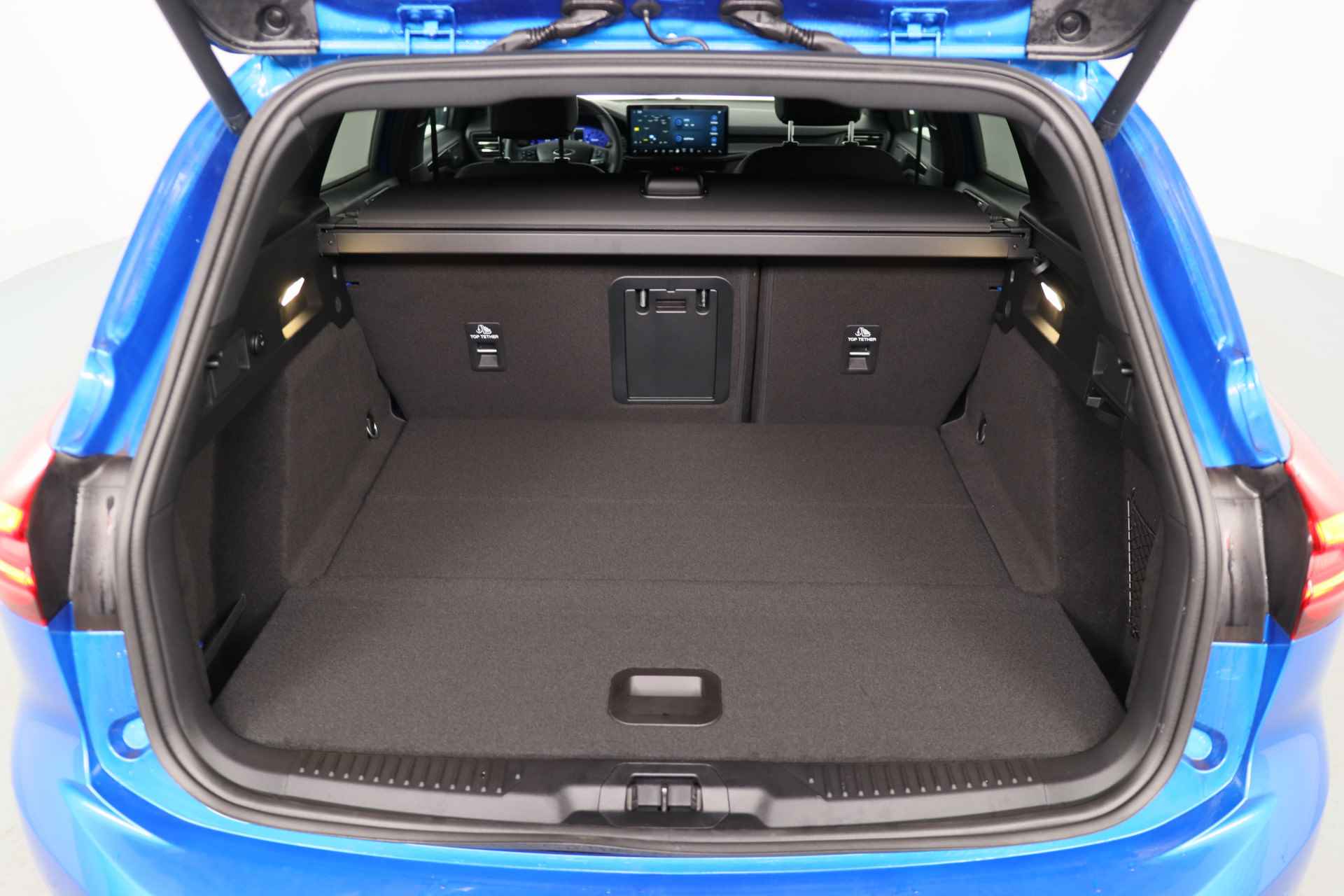 Ford Focus Wagon 1.0 EcoBoost Hybrid ST Line X | Direct Leverbaar! | Lederen bekleding | Drivers Assistance Pack | Winter Pack | Parking Pa - 28/37