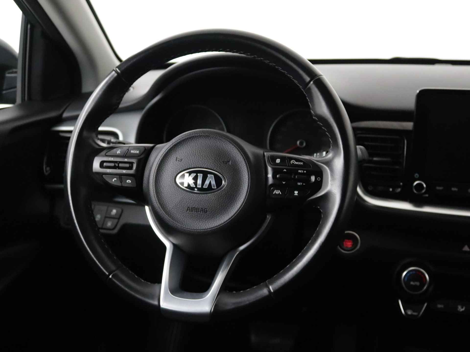 Kia Stonic 1.0 T-GDI MHEV DynamicPlusLine Limited | Navigatie | Parkeercamera | LED Dagrijverlichting | - 8/41