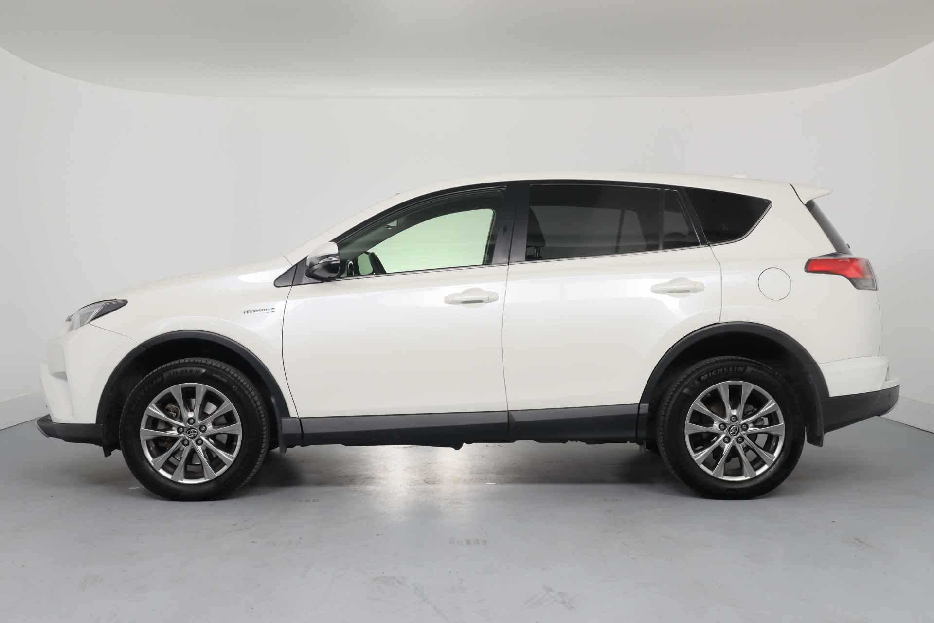 Toyota RAV4 2.5 Hybrid AWD Executive | Trekhaak 1650kg | Camera | Keyless | Climate Control | Led | Elektr Achterklep | Navigatie | Volledig - 5/40