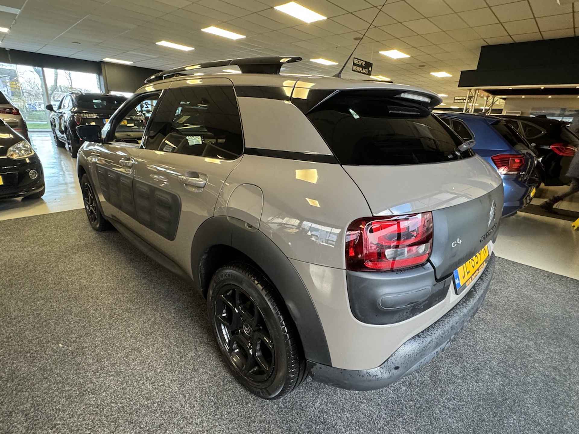 Citroen C4 Cactus 1.2 PureT. Business - 3/25