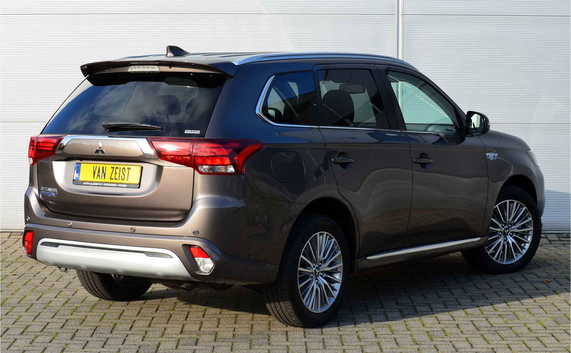 Mitsubishi Outlander PHEV 2.4 INTENSE PLUS 4WD | PLUG IN HYBRID | V2G | ADAPTIEF CRUISE | MY2020 | ALL IN RIJKLAARPRIJS - 3/48