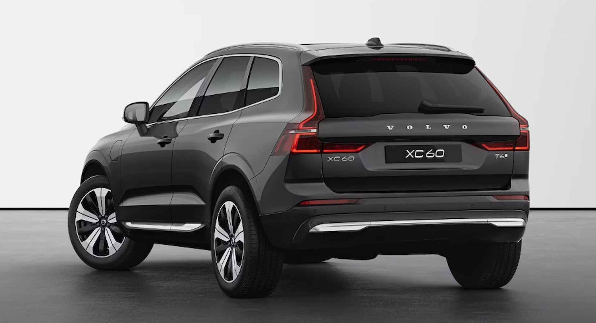 Volvo XC60 2.0 T6 Plug-in hybrid AWD Plus Bright Trekhaak - Panoramadak - Stoelverwarming voor/achter - Getinte Ruiten - Elektrisch verstelbare stoelen - Head Up - Cruise Control - Stuurwielverwarming - Standkachel met Timer - - 2/18