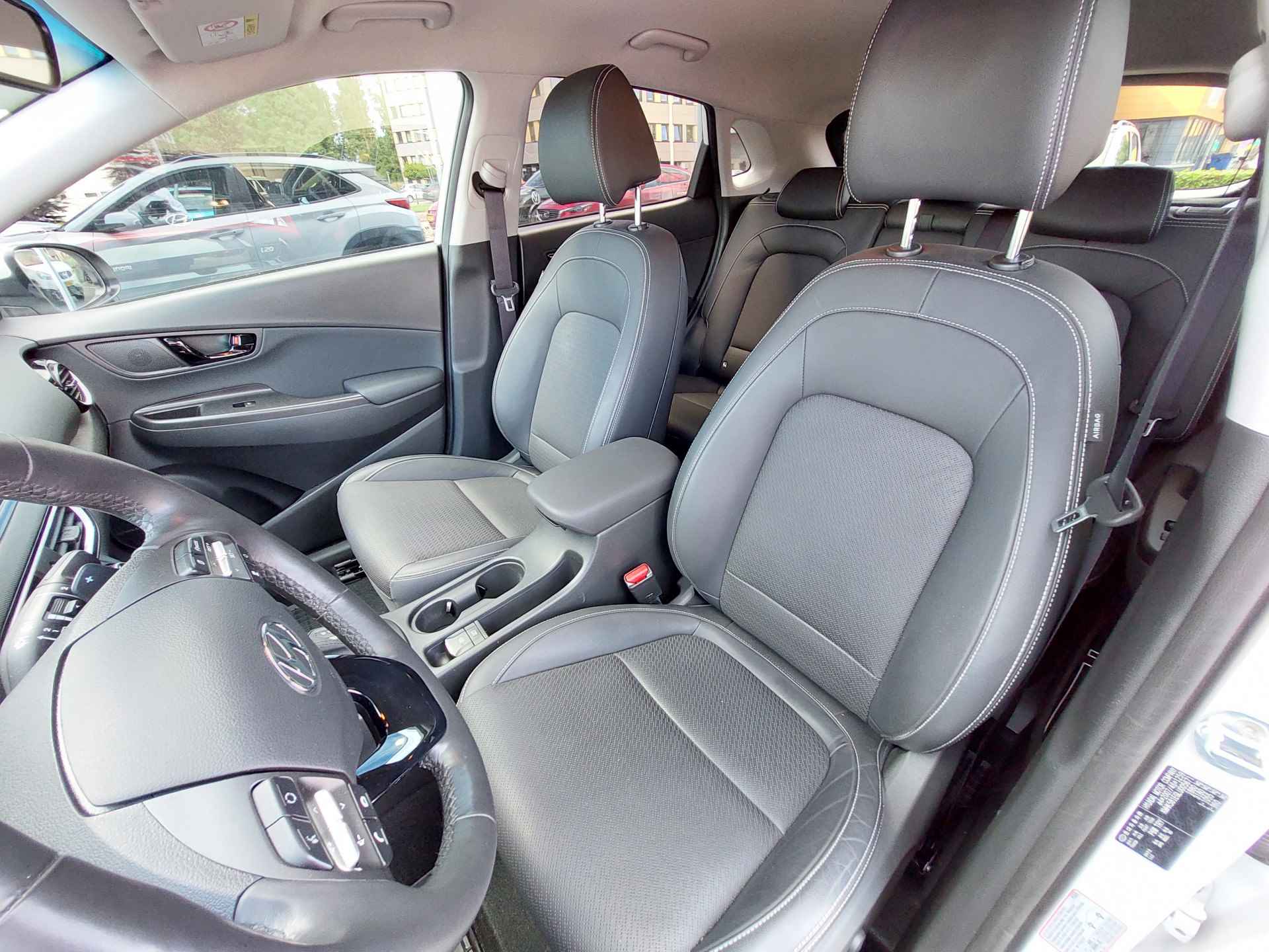 Hyundai KONA 1.6 GDI HEV Premium / Leer / Navigatie / Camera - 10/32
