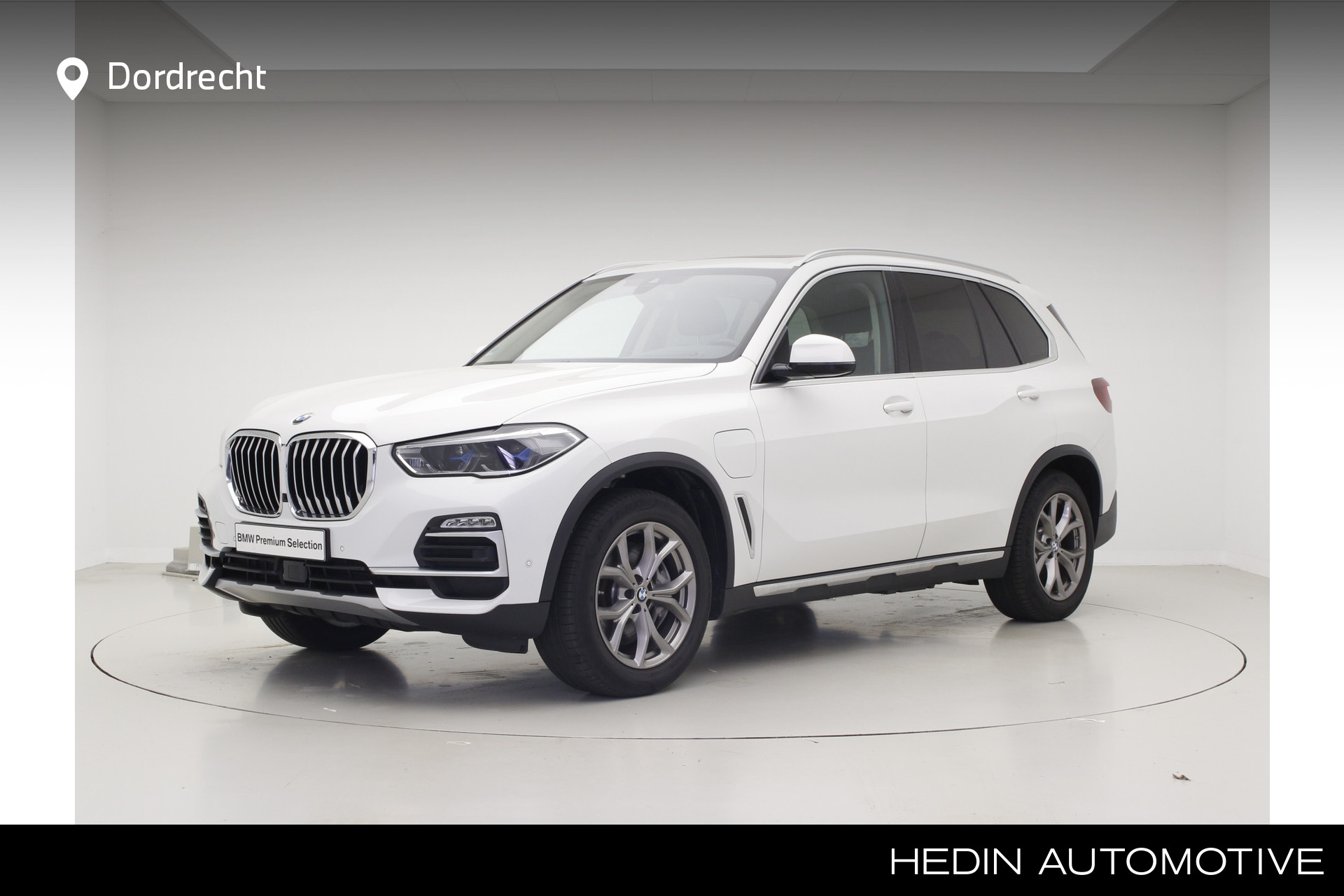 BMW X5 xDrive45e xLine | Panorama | Trekhaak | Laser | Head-Up | | Luchtvering v+a