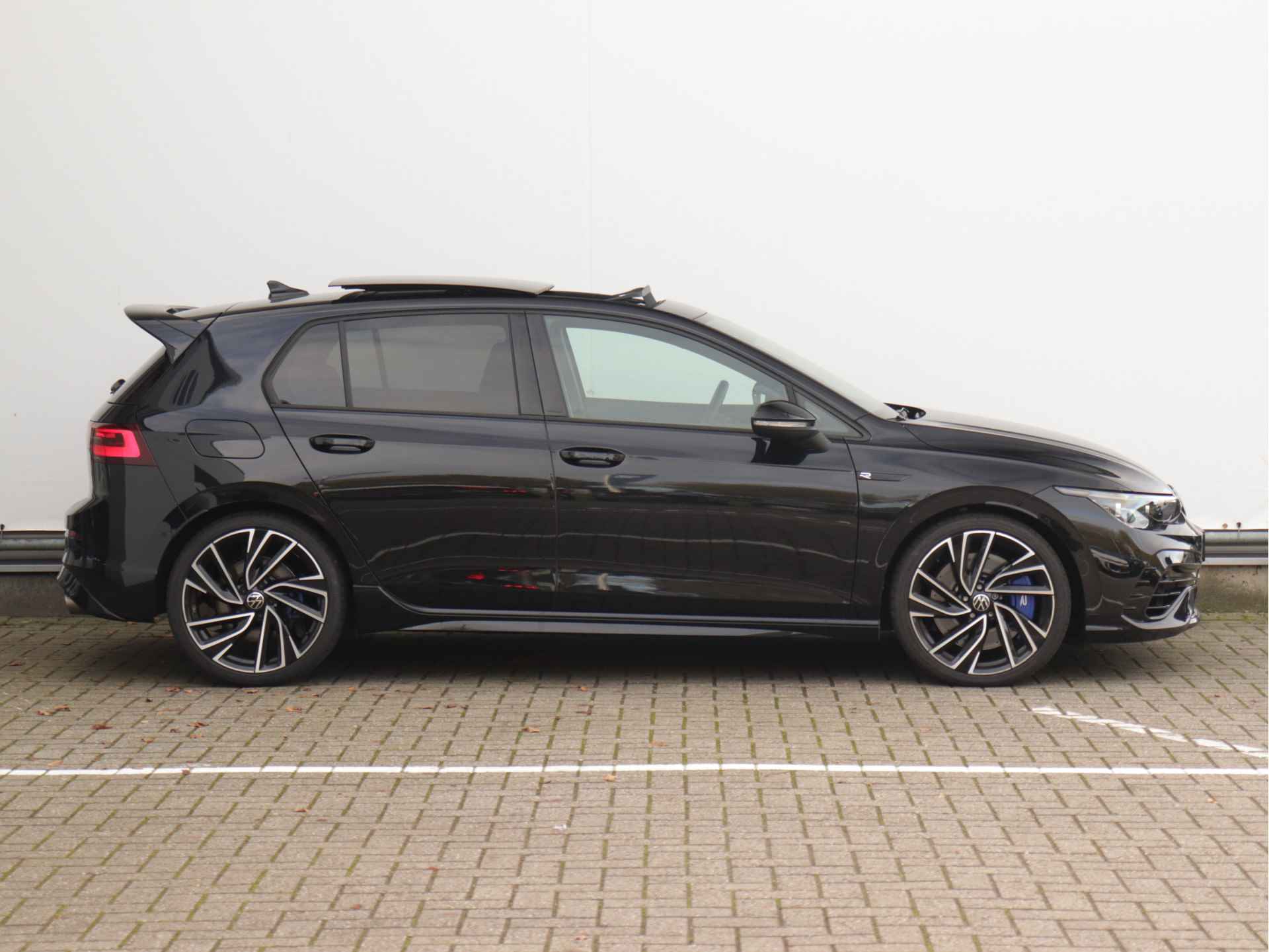 Volkswagen Golf 2.0 TSI R 4Motion | Akrapovic | R-Performance | Pano | Dynamic chassis | Leder | Harman/Kardon | Head-up | - 2/82