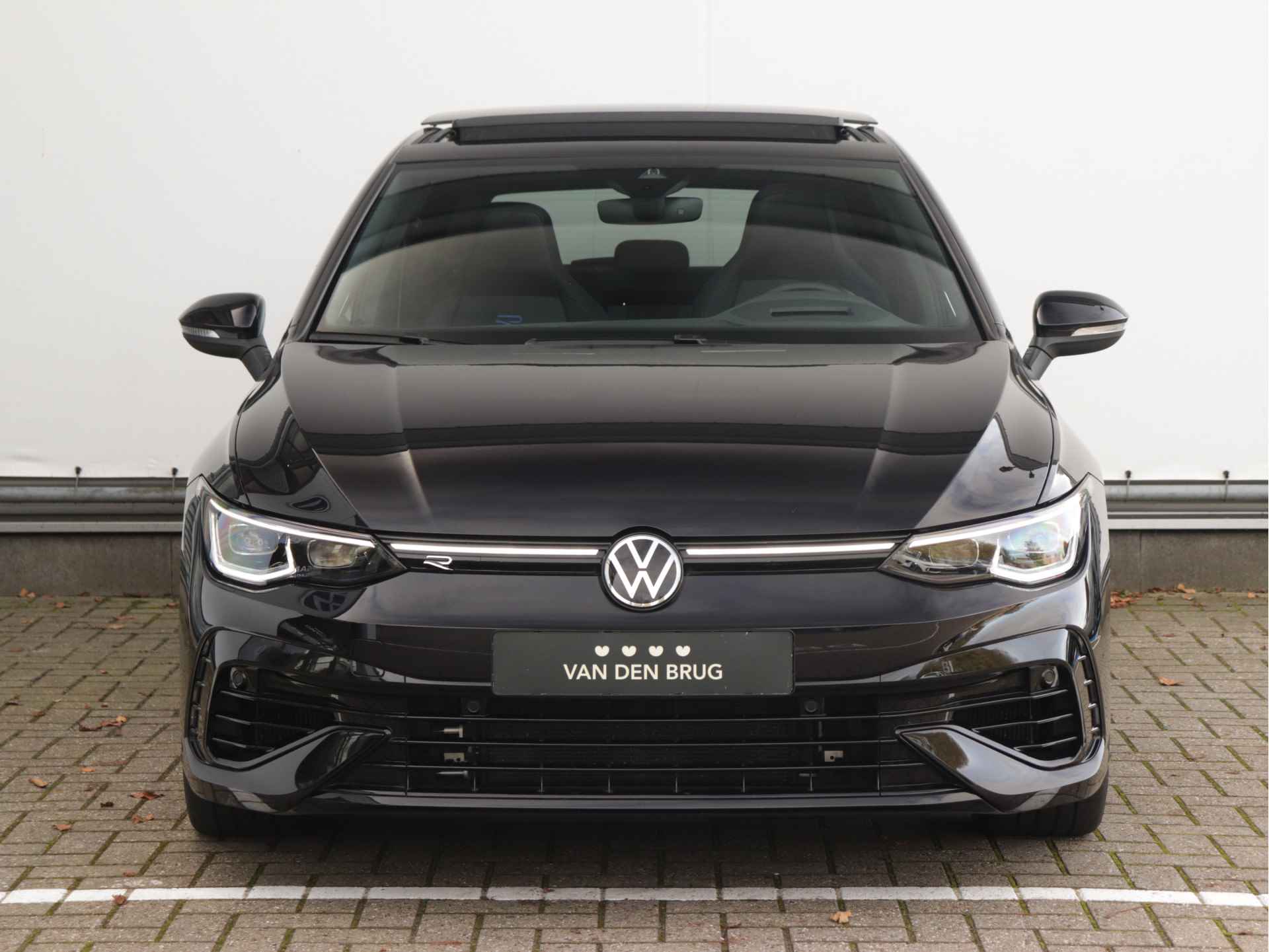 Volkswagen Golf 2.0 TSI R 4Motion | Akrapovic | R-Performance | Pano | Dynamic chassis | Leder | Harman/Kardon | Head-up | - 3/82