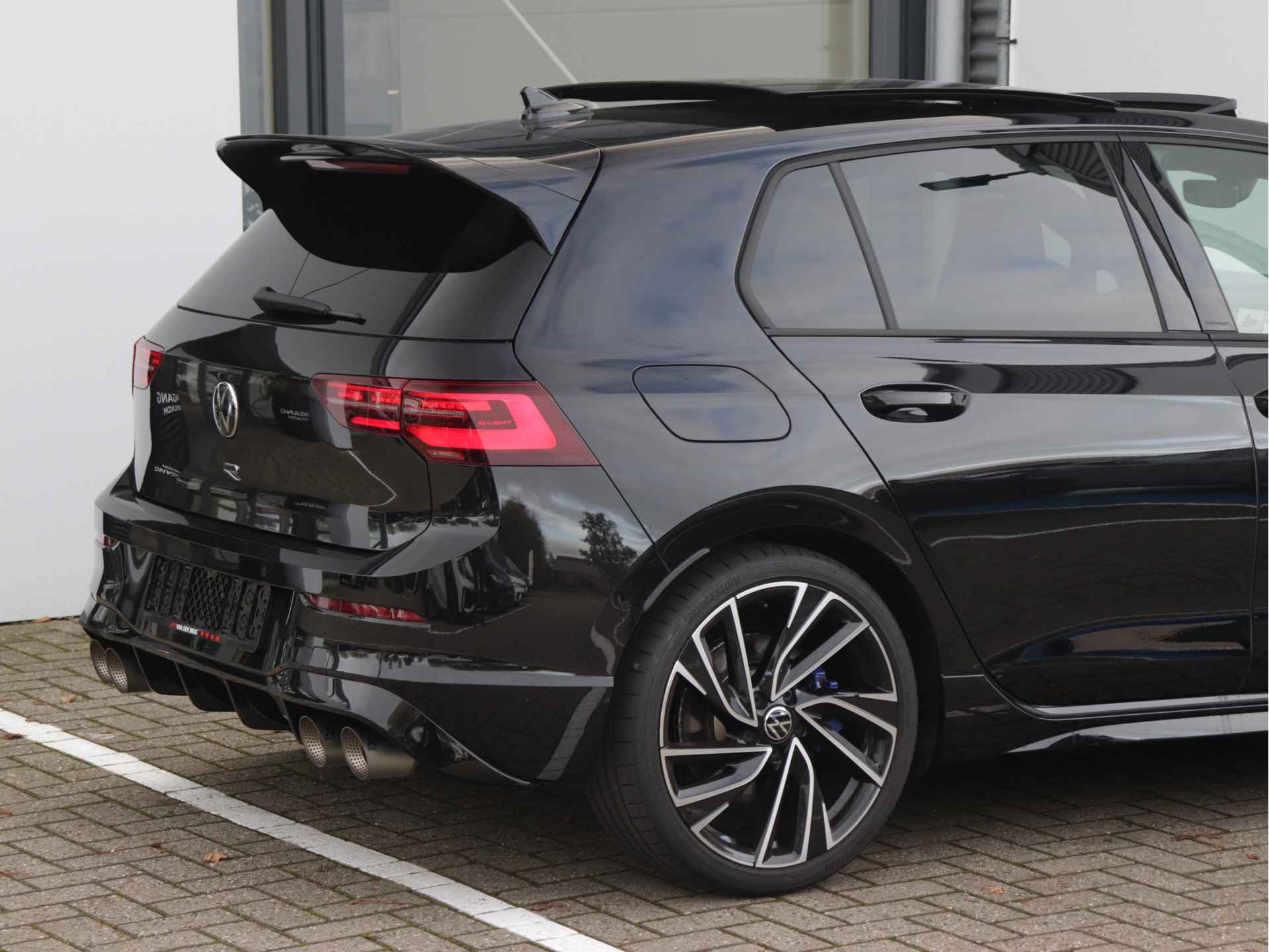 Volkswagen Golf 2.0 TSI R 4Motion | Akrapovic | R-Performance | Pano | Dynamic chassis | Leder | Harman/Kardon | Head-up | - 22/82