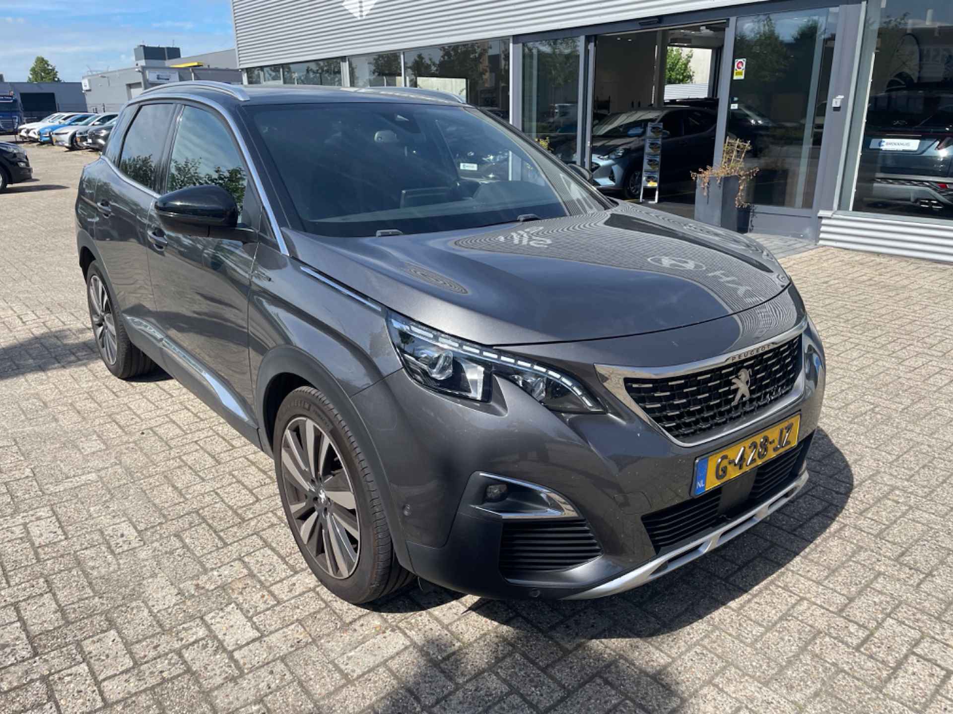 Peugeot 3008 1.6 PureTech GT Line 180pk Automaat | 1e Eigenaar | Trekhaak | Stoelverwarming | Navigatie | Climate Control | Full-LED | Goed O - 3/24