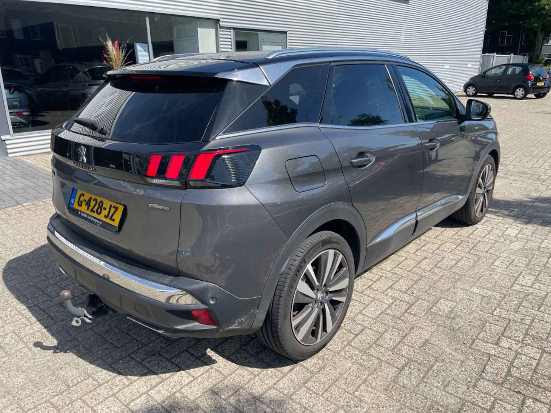 Peugeot 3008 1.6 PureTech GT Line 180pk Automaat | 1e Eigenaar | Trekhaak | Stoelverwarming | Navigatie | Climate Control | Full-LED | Goed O - 5/24