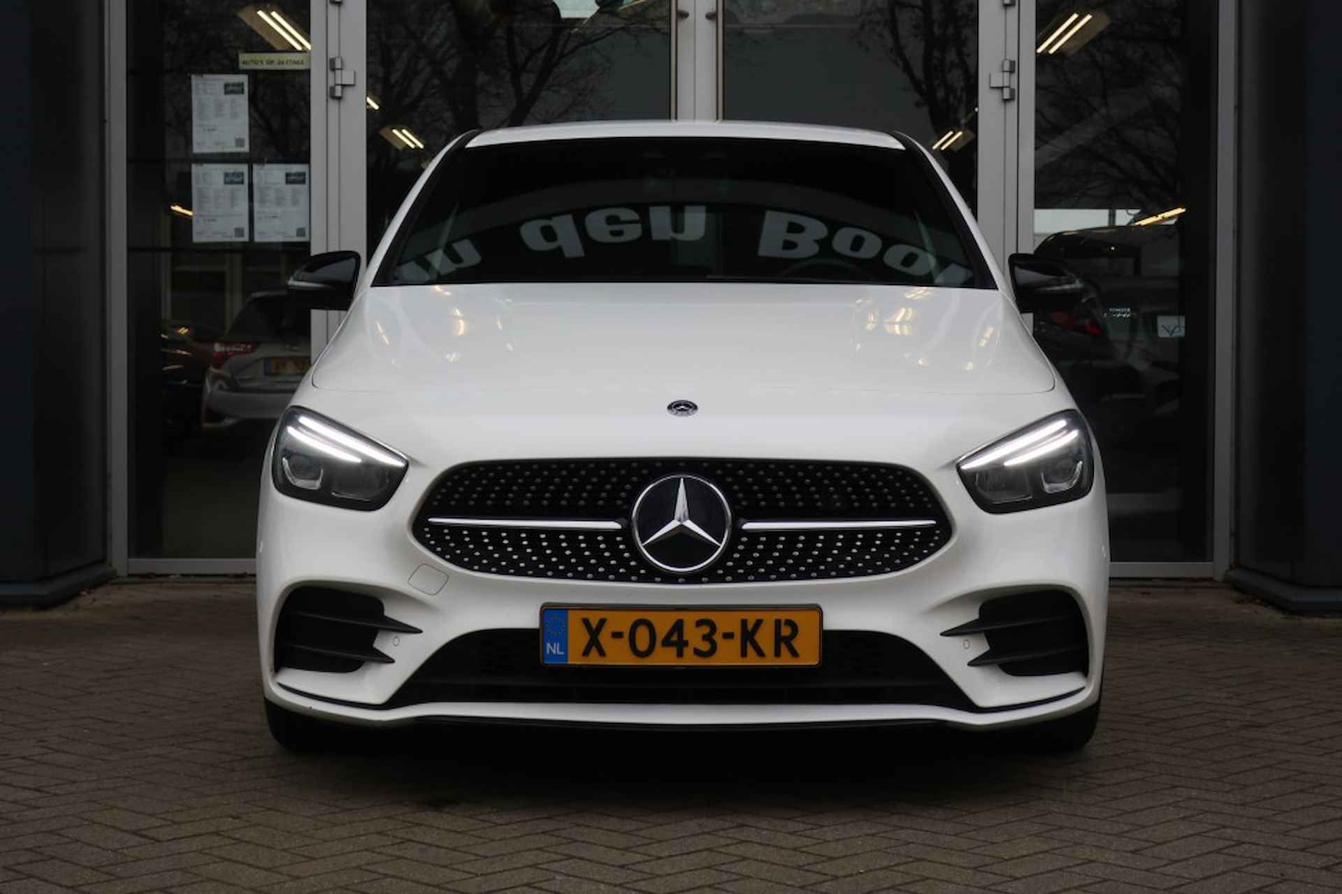 MERCEDES-BENZ B-klasse B180 AMG LINE, LED Verlichting, Navi, Clima, etc. - 2/32