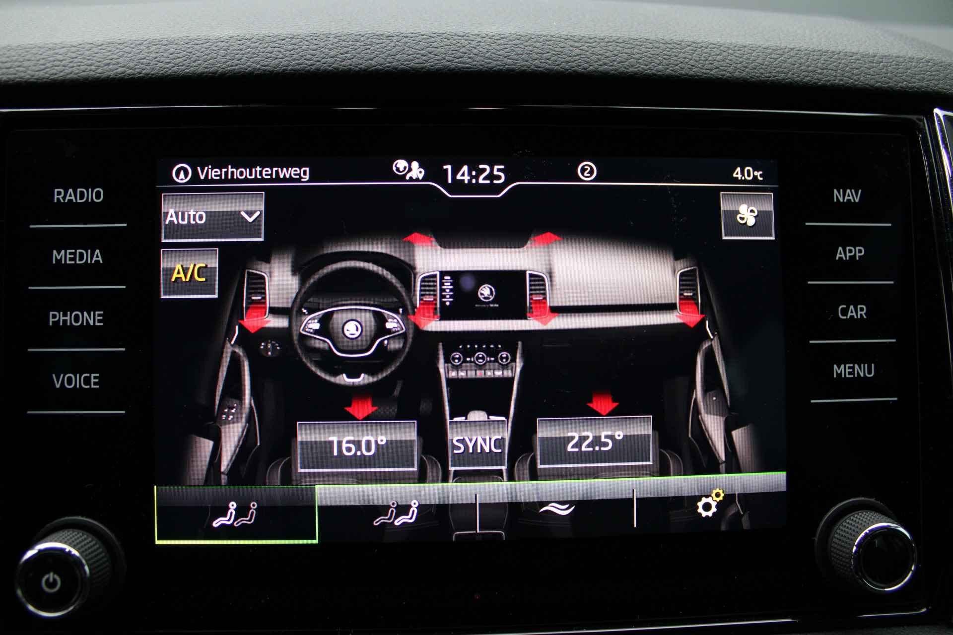 Škoda Karoq 1.0 TSI Business Edition | Camera | Adaptieve Cruise | Elektr. Achterklep | Digitale Cockpit - 34/51