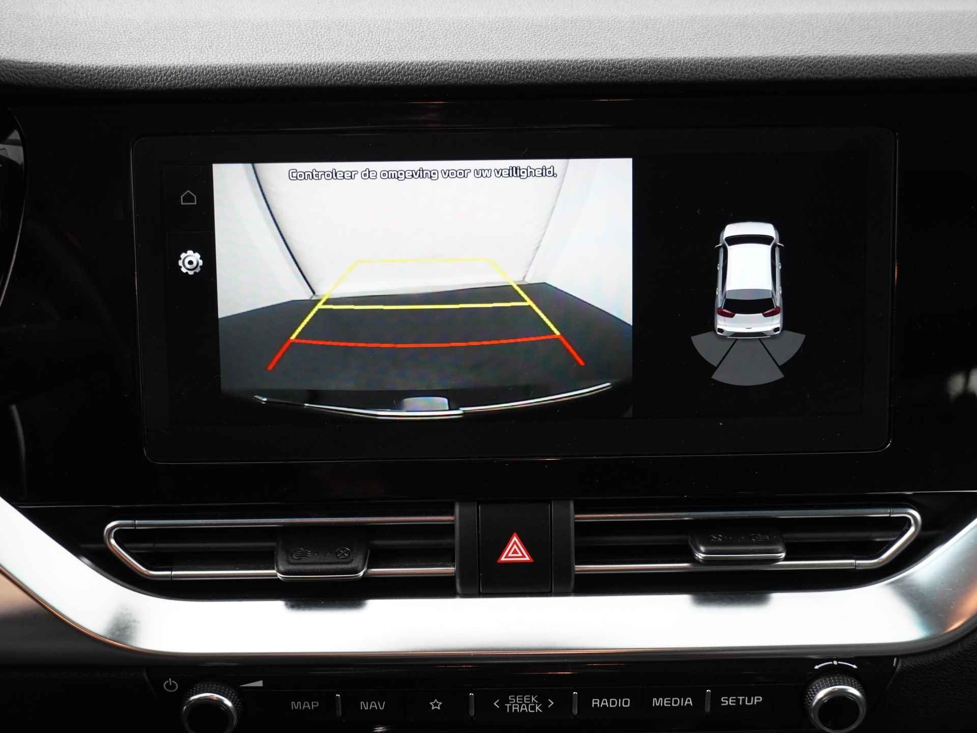 Kia e-Niro DynamicLine 64 kWh - Navigatie - Adaptief Cruise Control - Climate Control - Navigatie - Apple/Android Carplay - Fabrieksgarantie Tot 2028 - 29/47