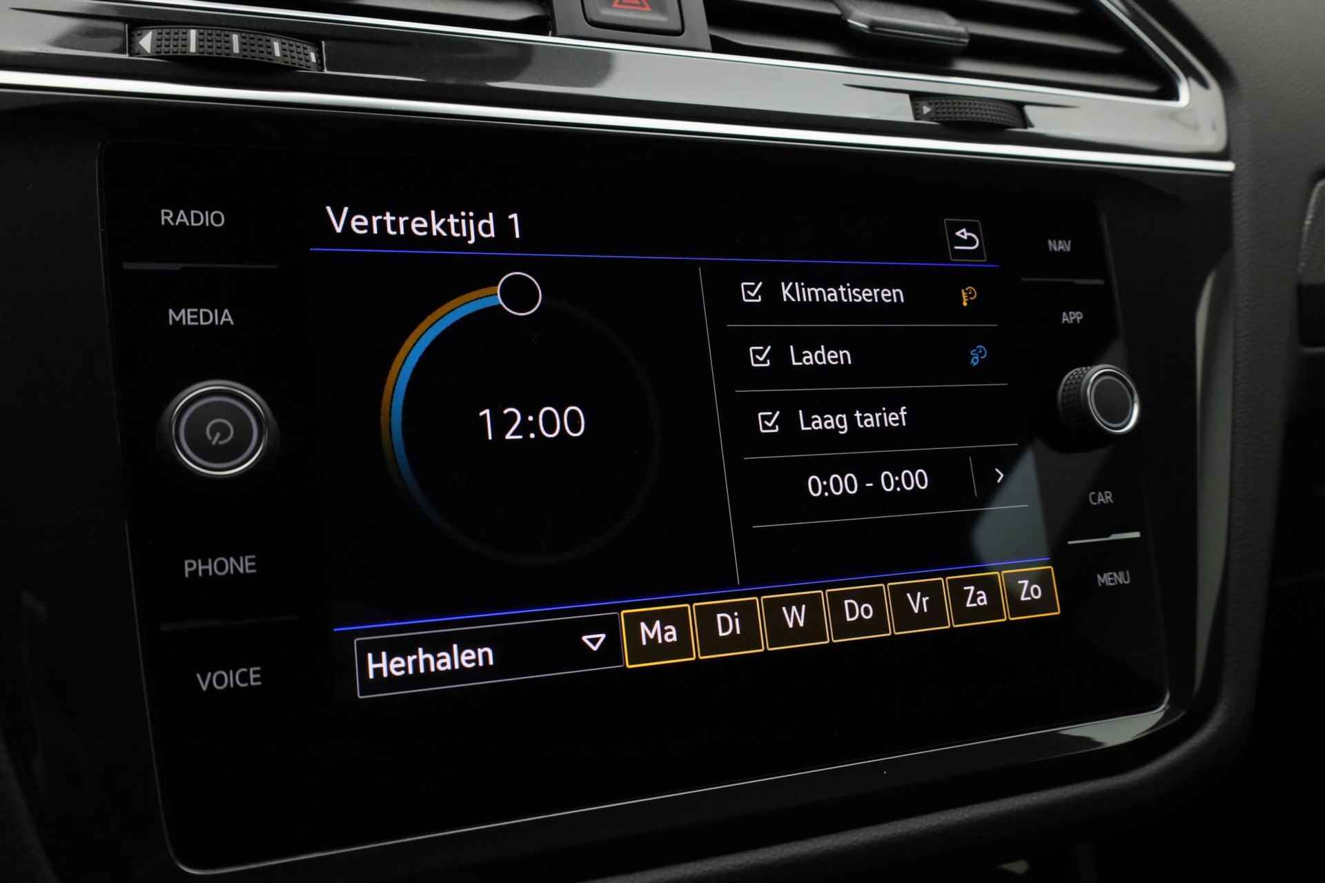 Volkswagen Tiguan 1.4 TSI 245PK DSG eHybrid R-Line Business Black Style | Pano | Trekhaak | Camera | Navi | Stoelverwarming - 14/50