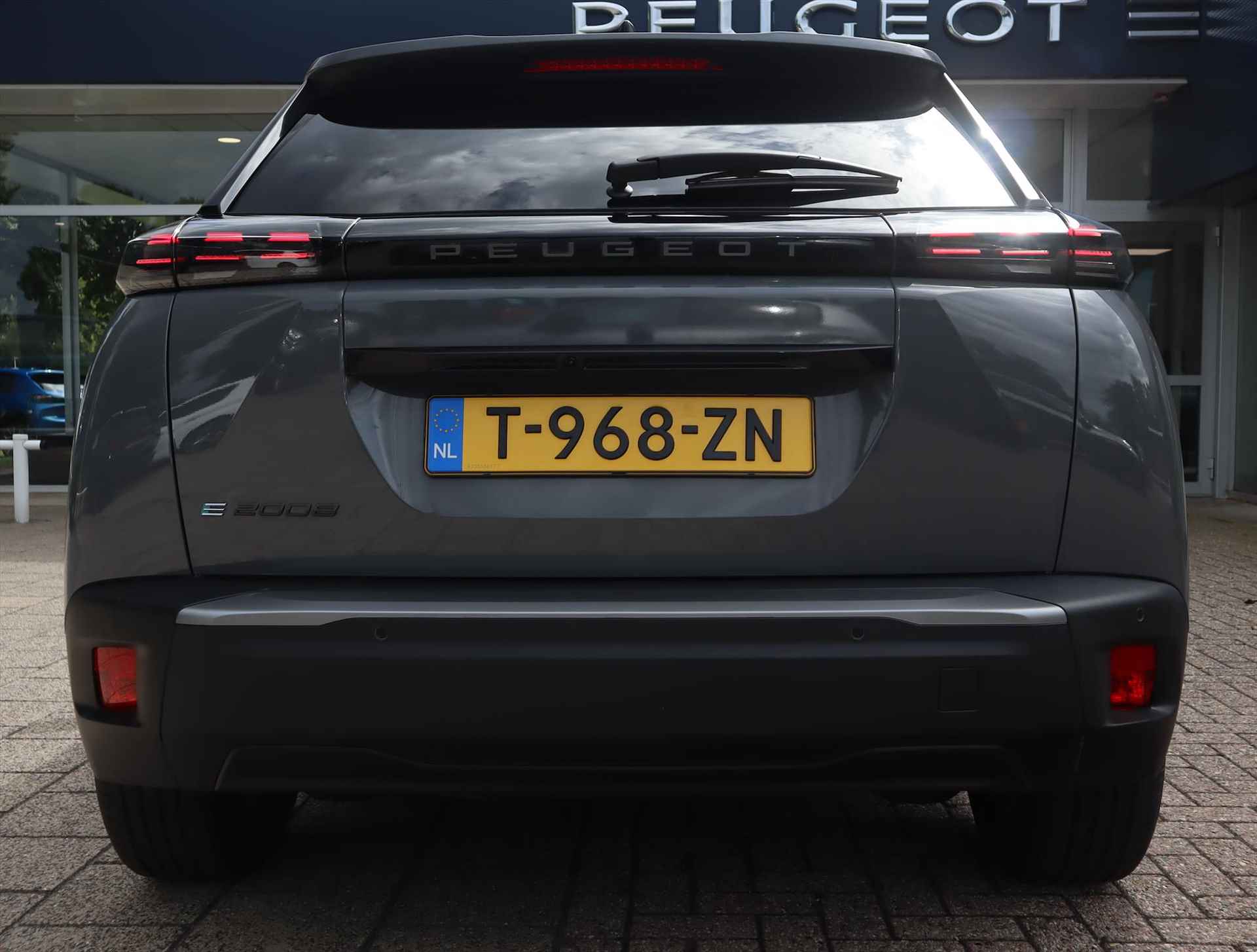 PEUGEOT e-2008 SUV Allure EV 54kWh 156pk, Rijklaarprijs, Navigatie Adaptieve cruise Camera voor en achter - 16/63