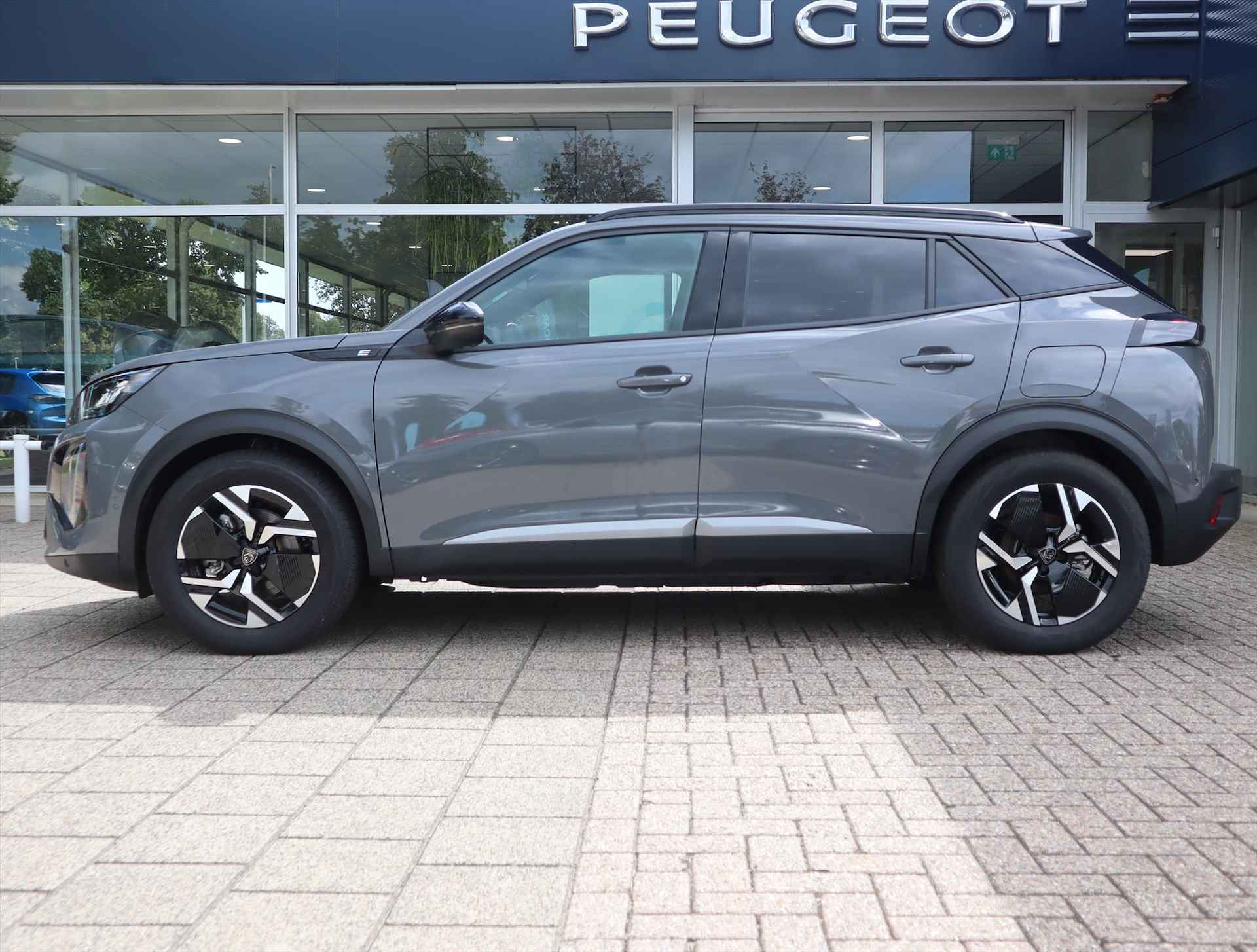 PEUGEOT e-2008 SUV Allure EV 54kWh 156pk, Rijklaarprijs, Navigatie Adaptieve cruise Camera voor en achter - 4/64